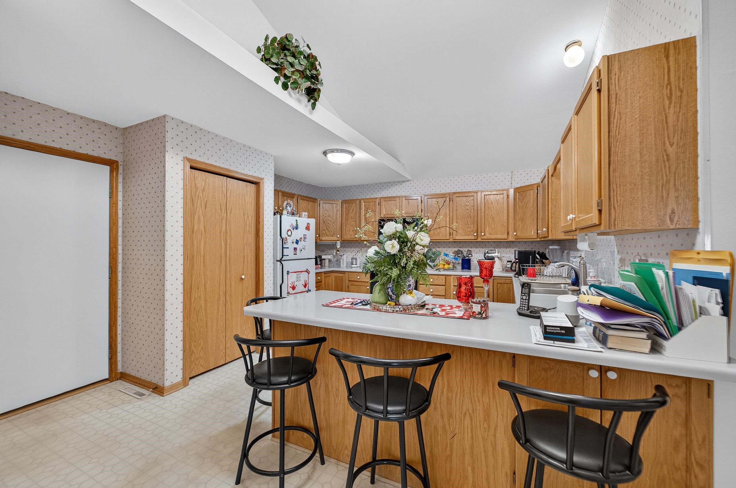 2906-2908 Brian Lane