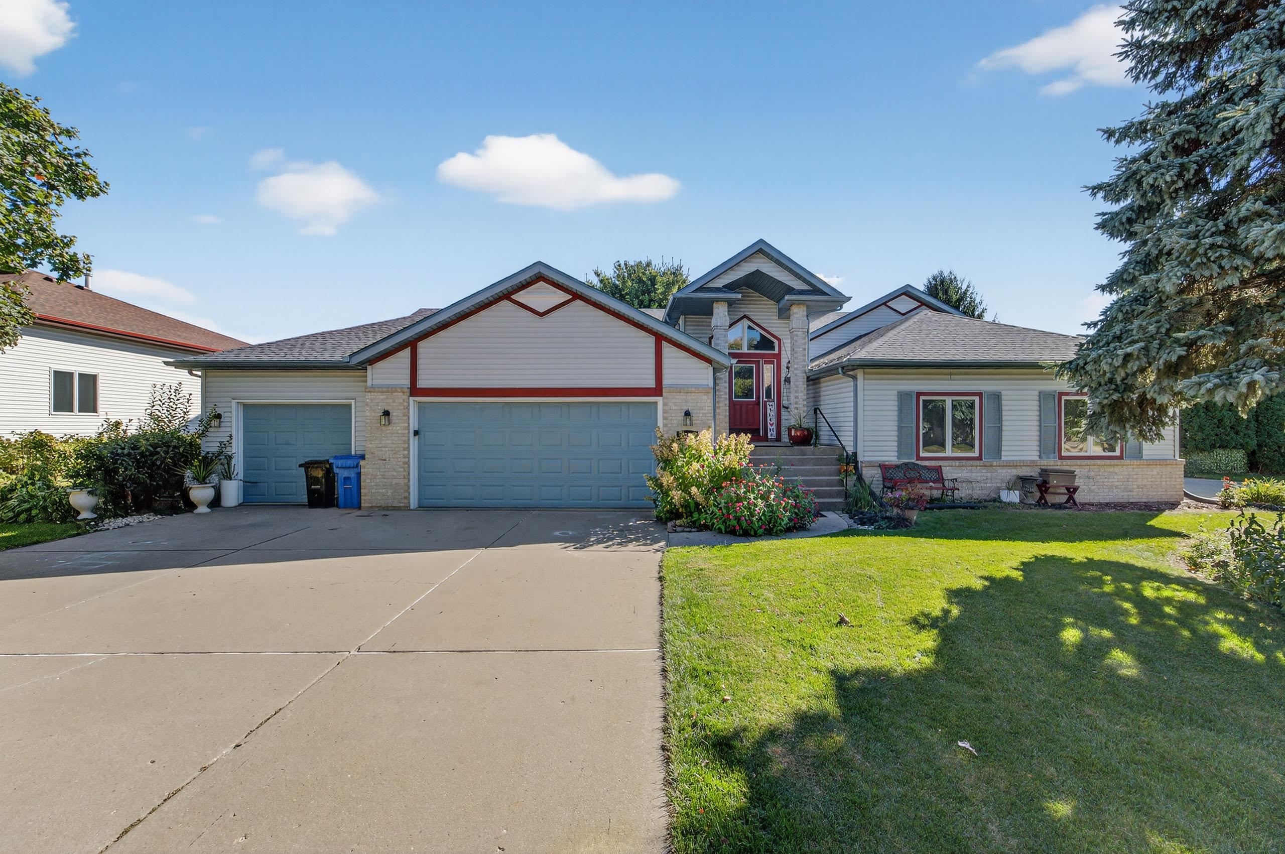 2906-2908 Brian Lane
