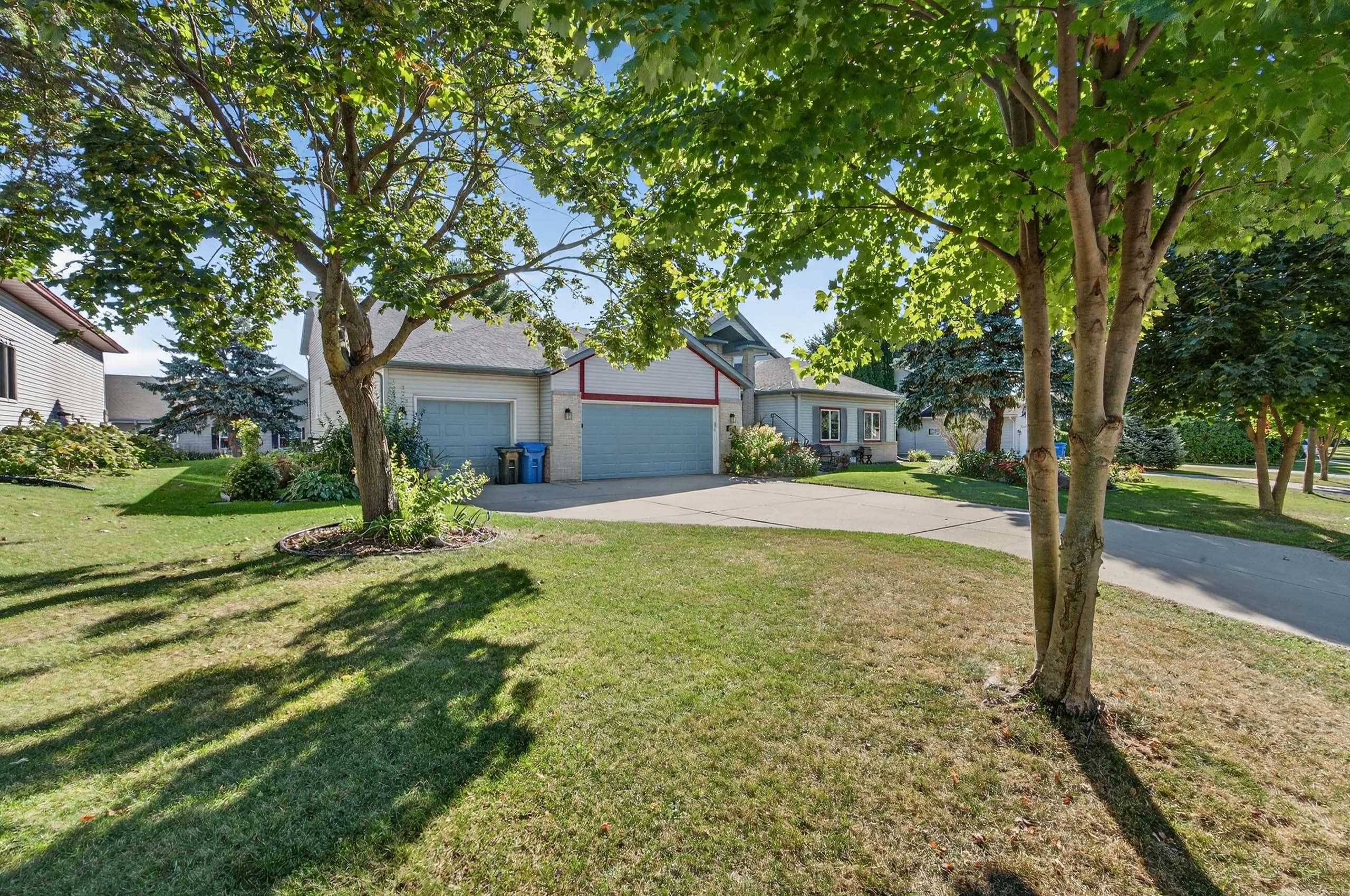 2906-2908 Brian Lane