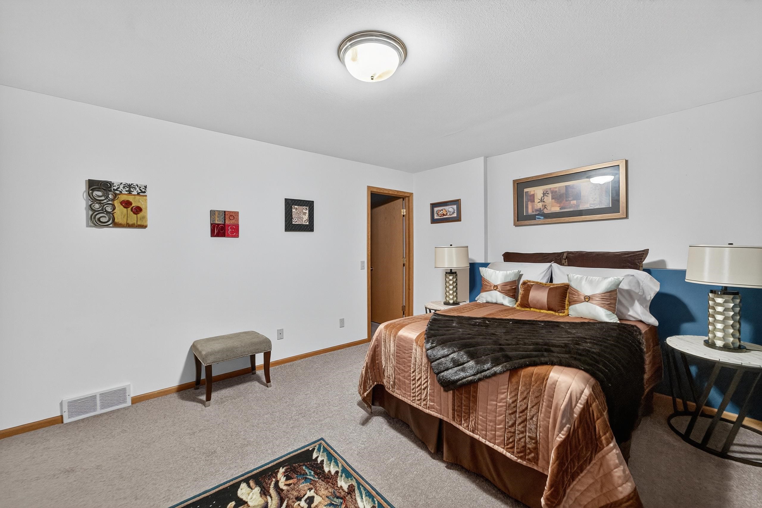 2906-2908 Brian Lane
