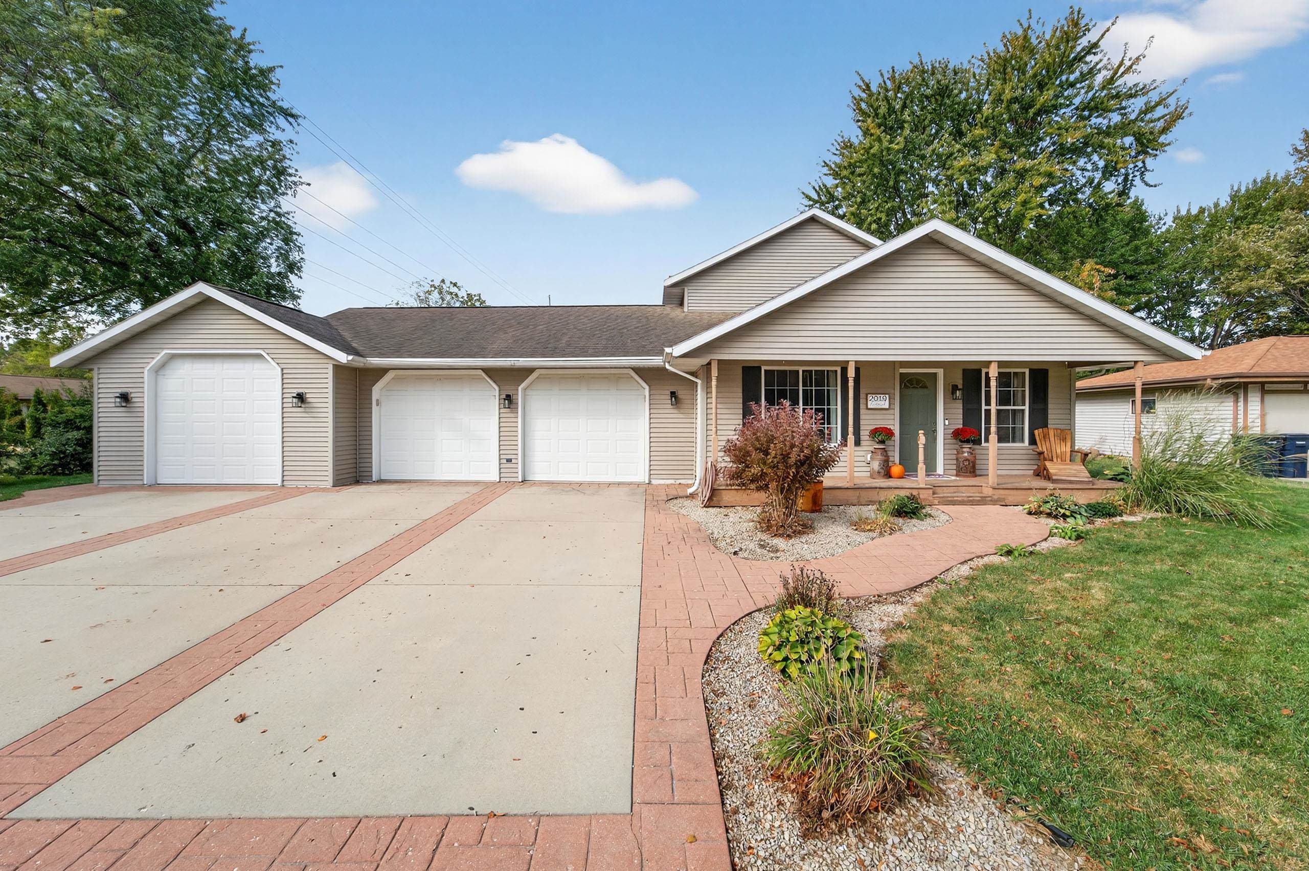 2019 Cottonwood Drive