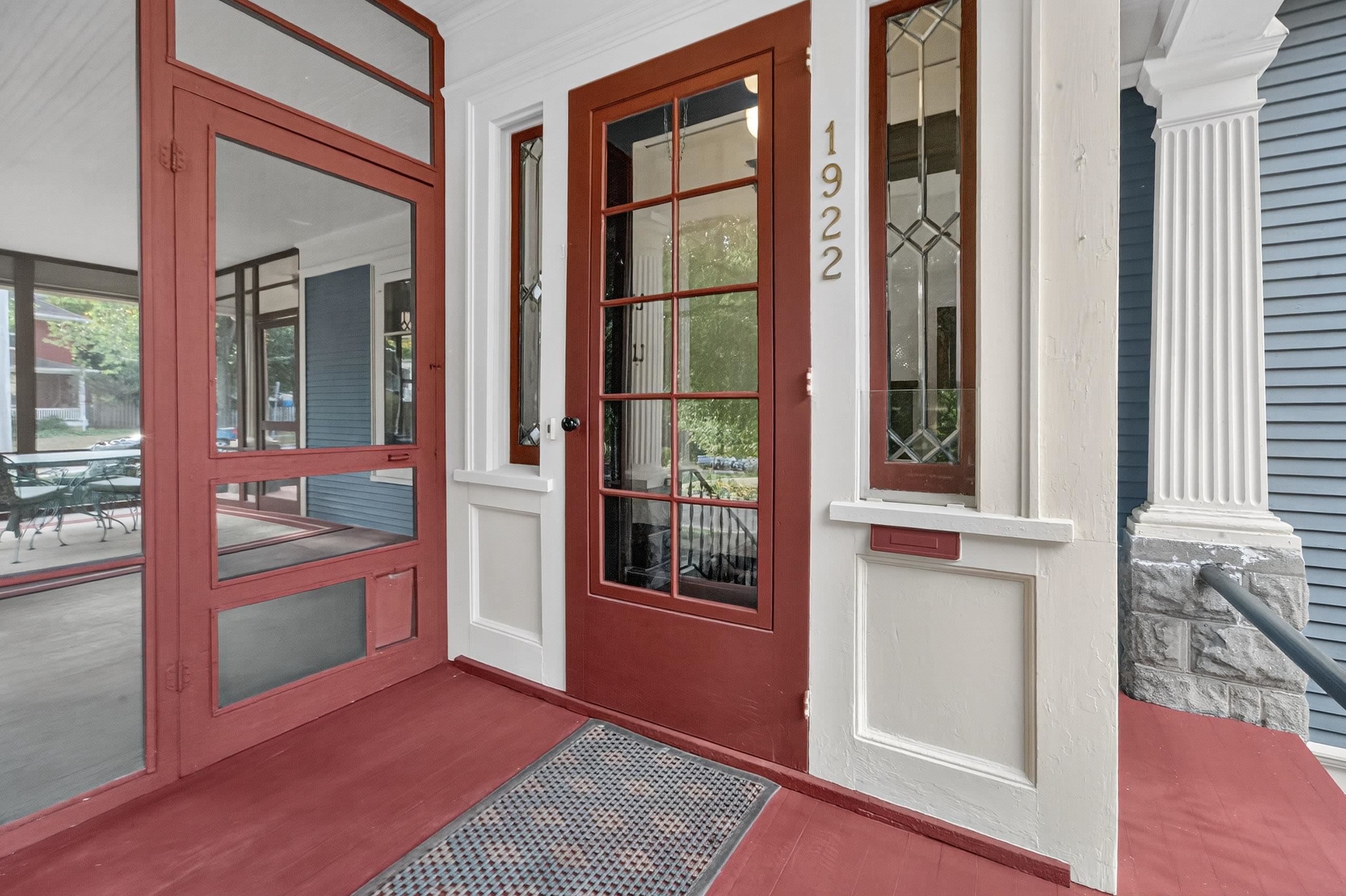 1922 Adams Street