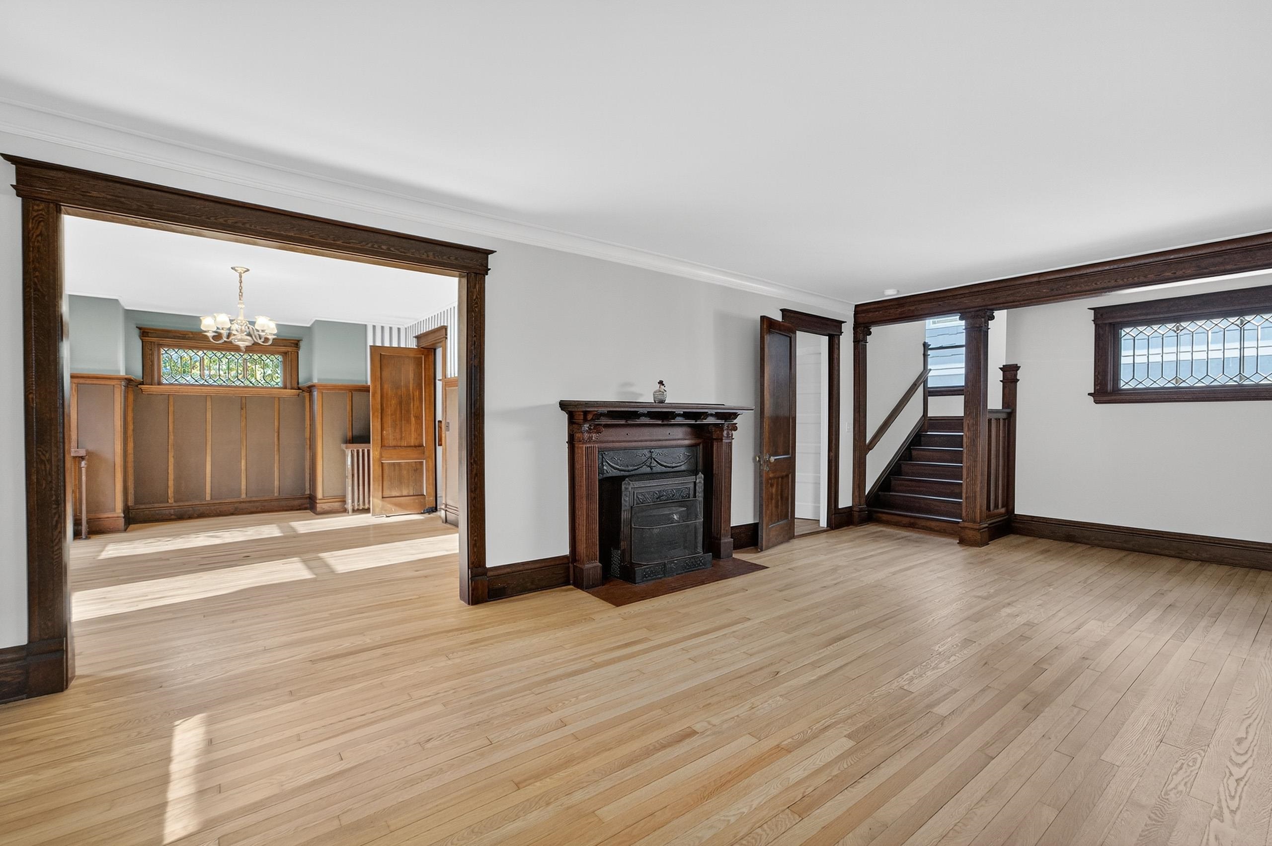 1922 Adams Street