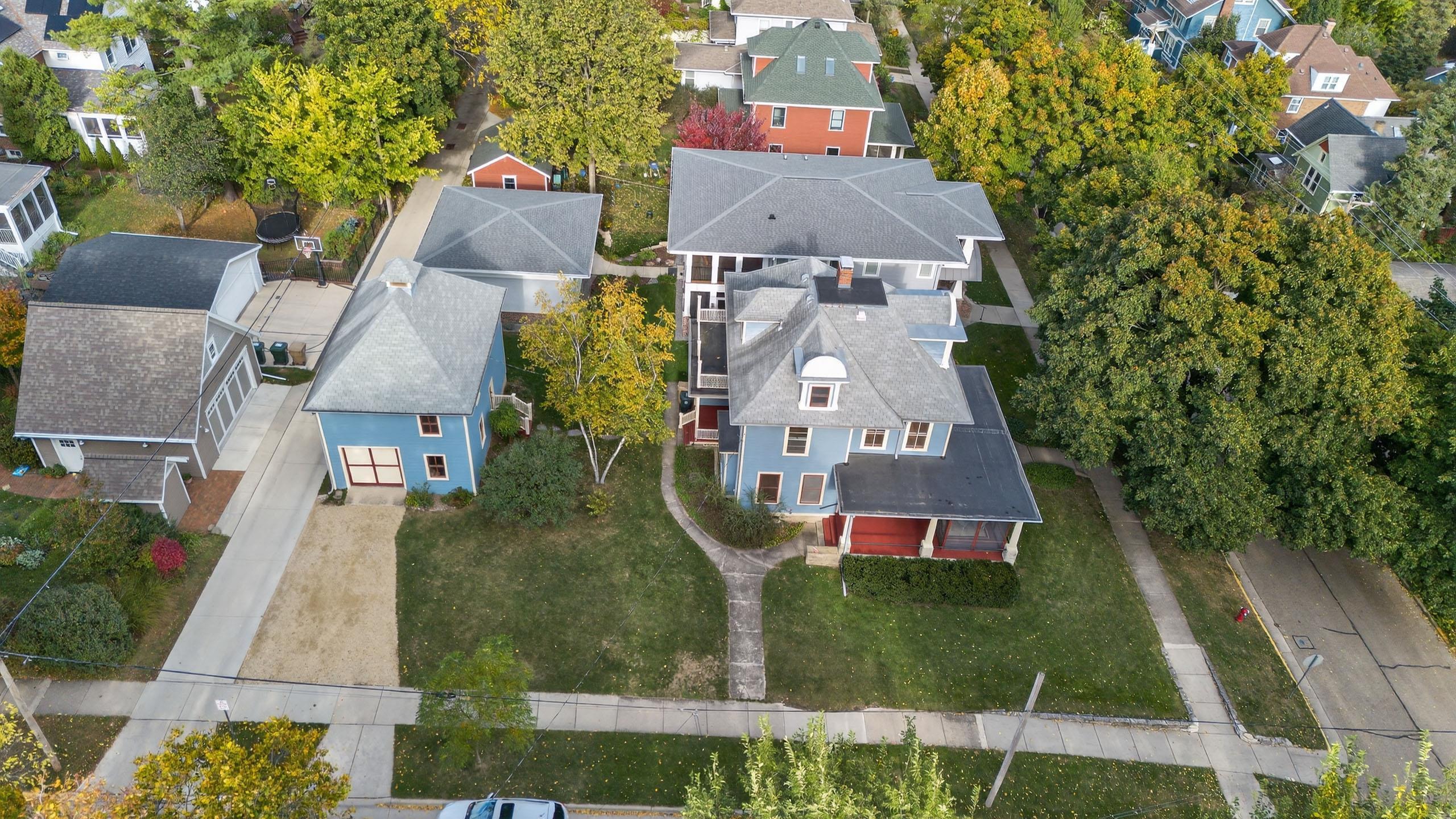 1922 Adams Street