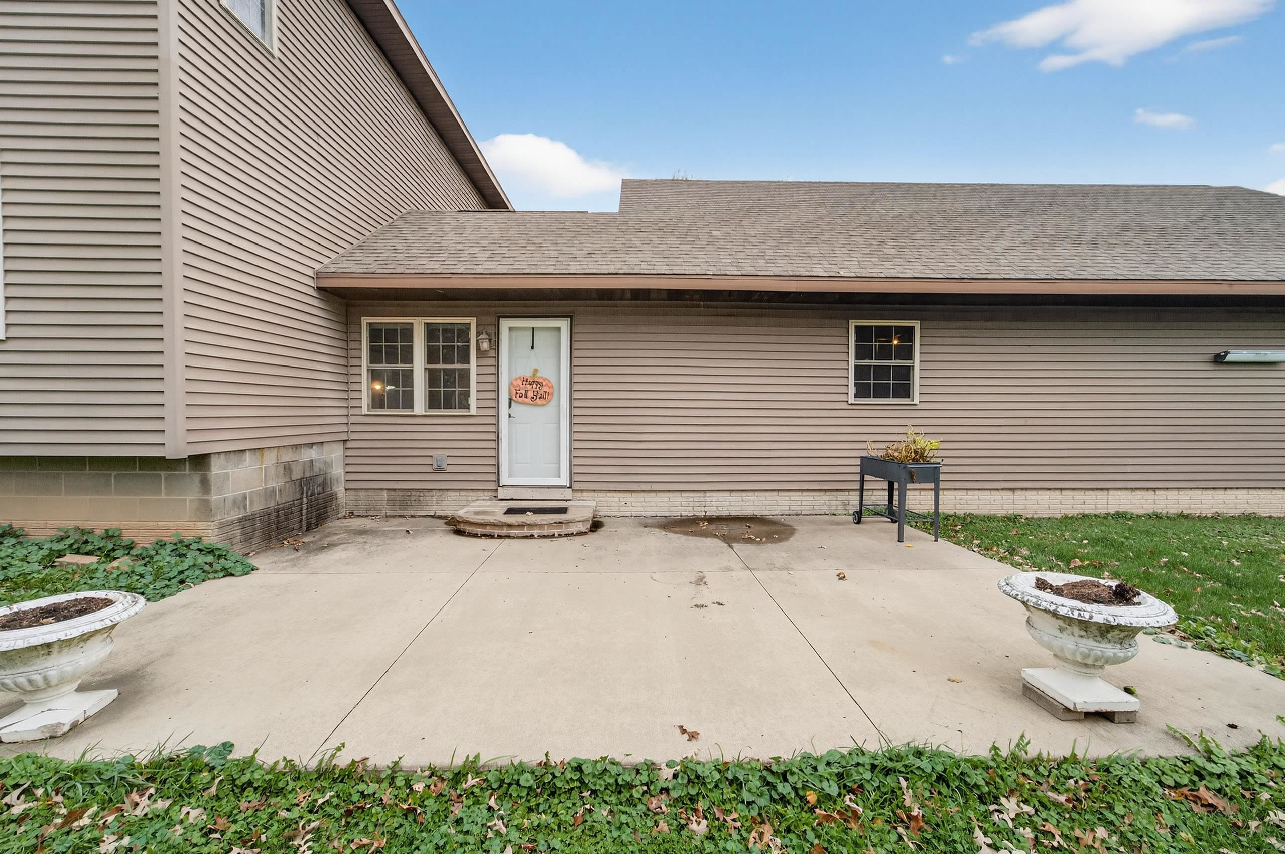 1045 York Center Road