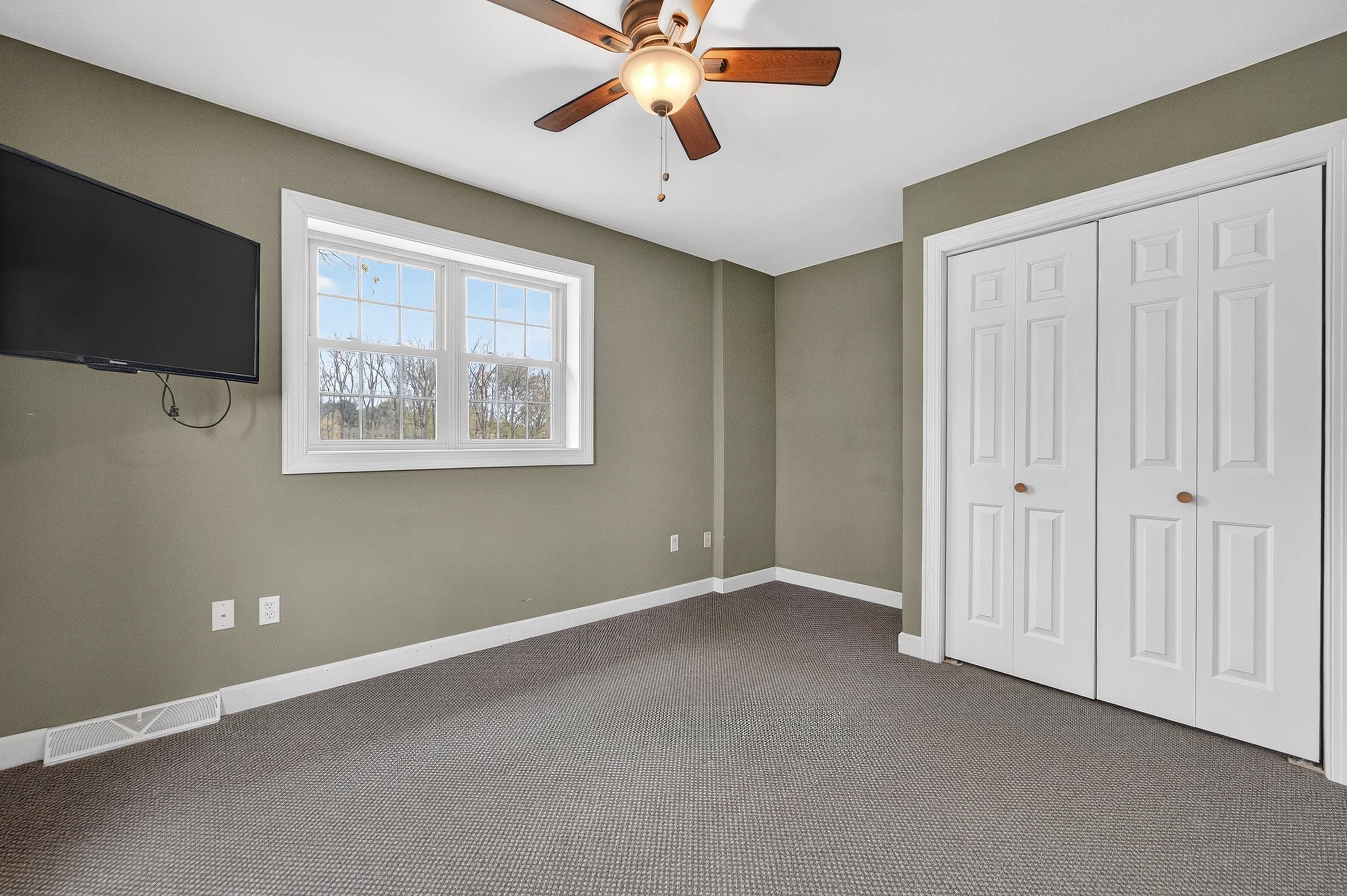 1045 York Center Road