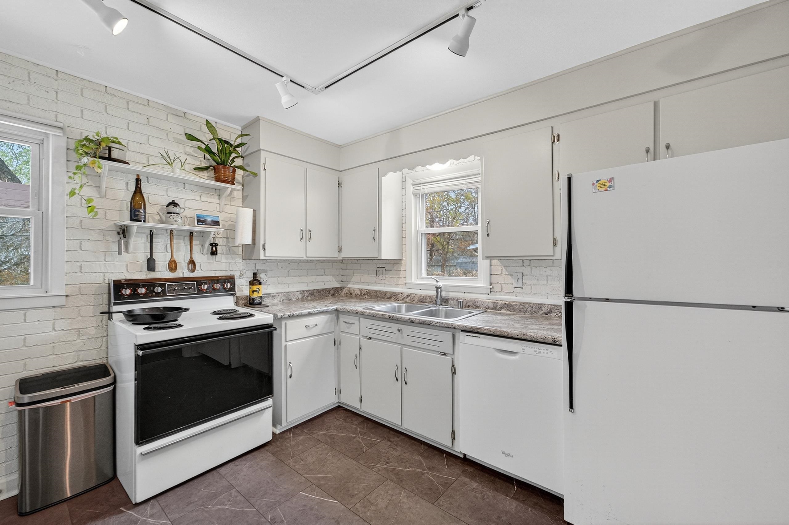 5513 Dahlen Drive