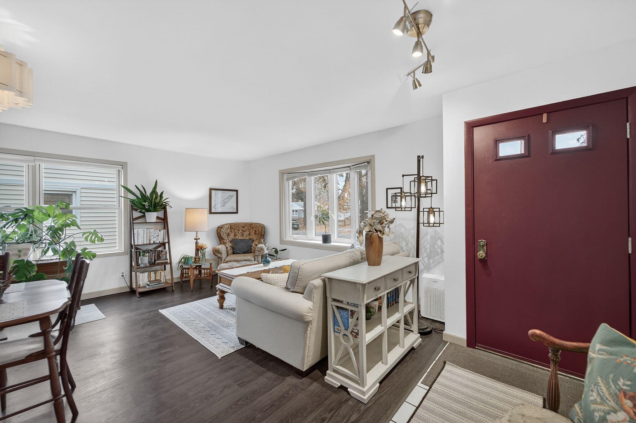 5513 Dahlen Drive