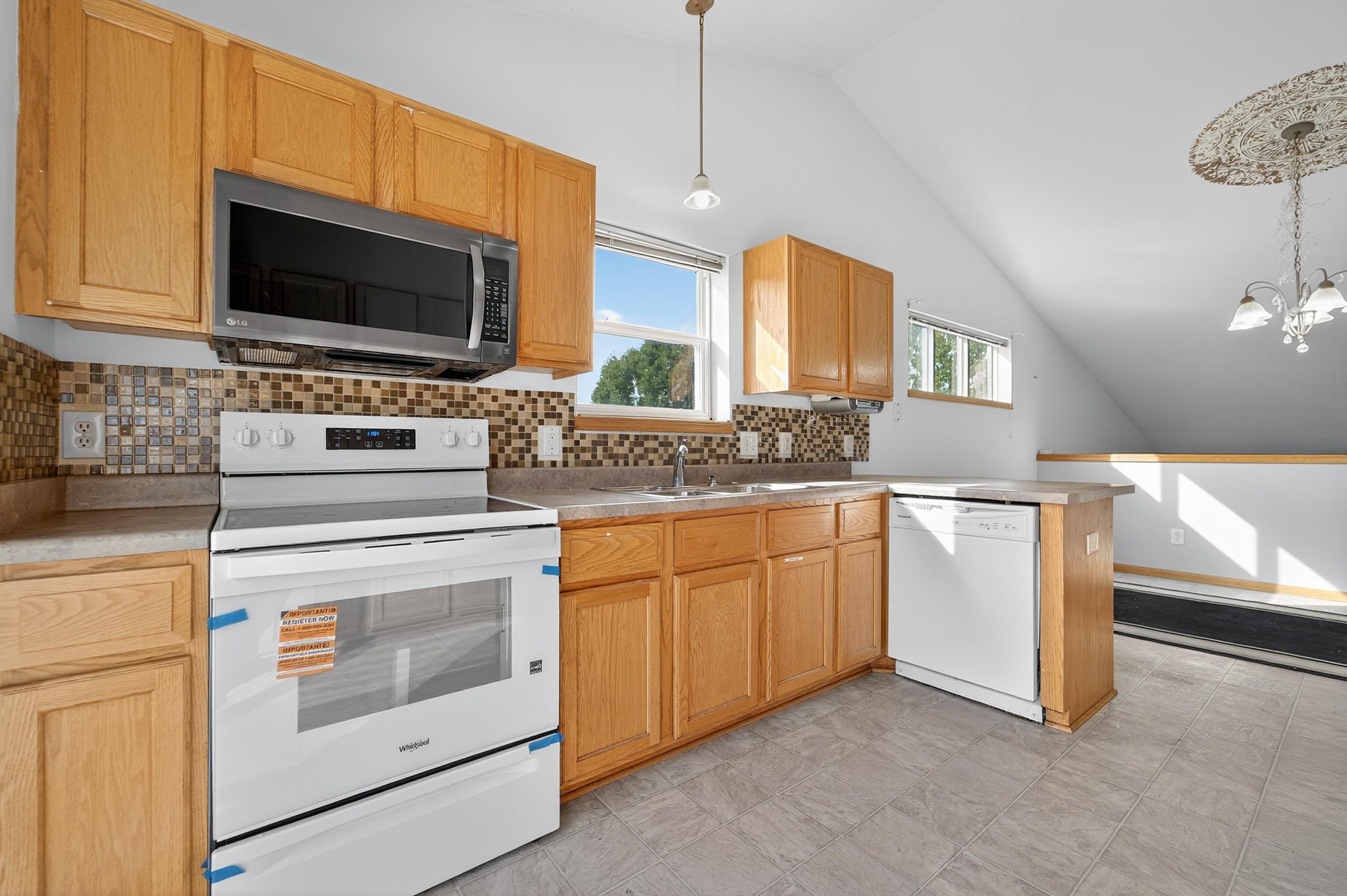 1077 Gas Light Drive