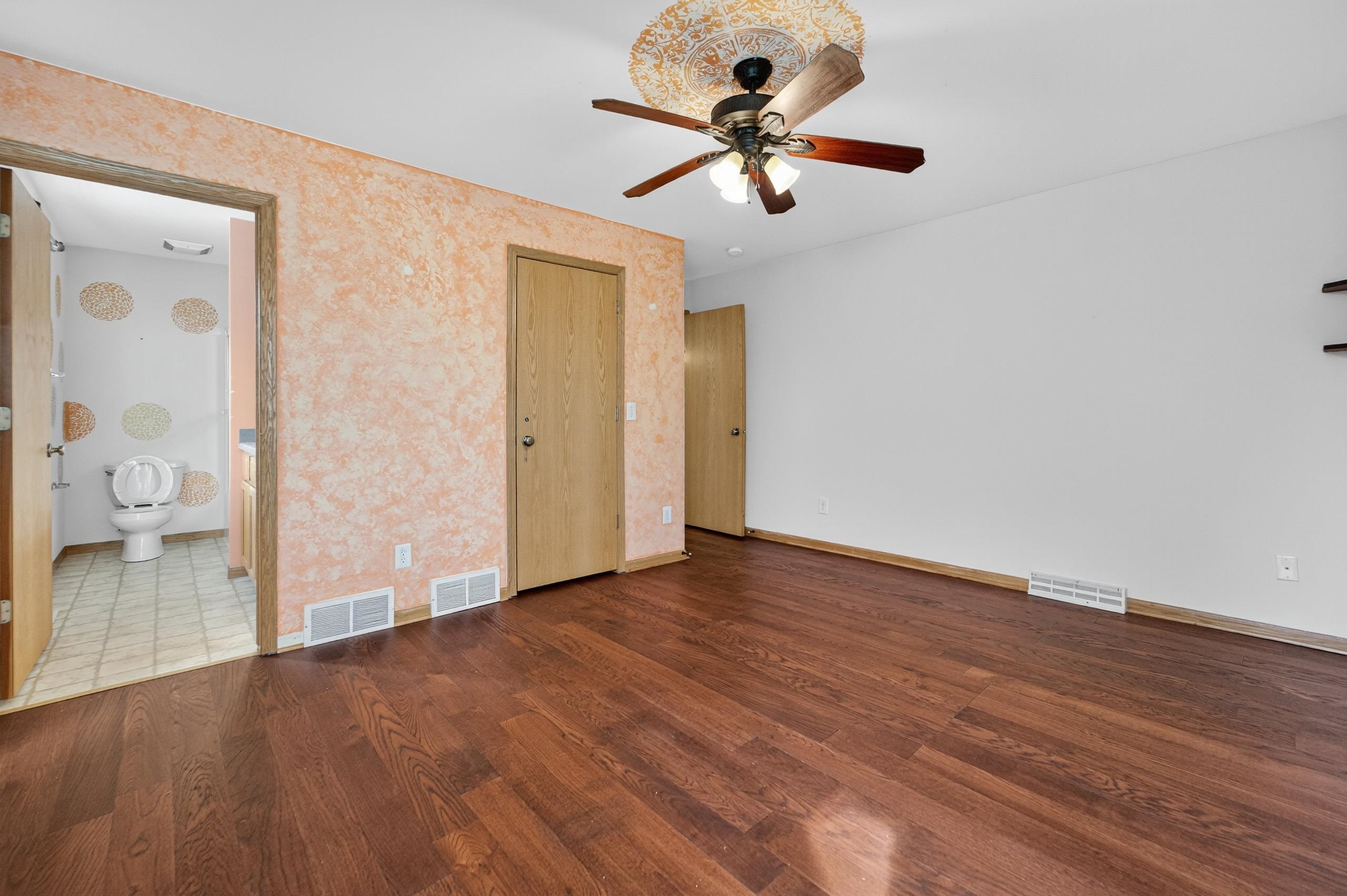 1077 Gas Light Drive