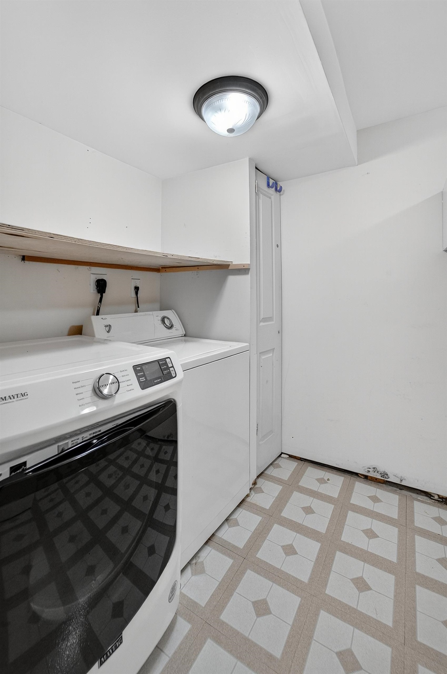 1077 Gas Light Drive