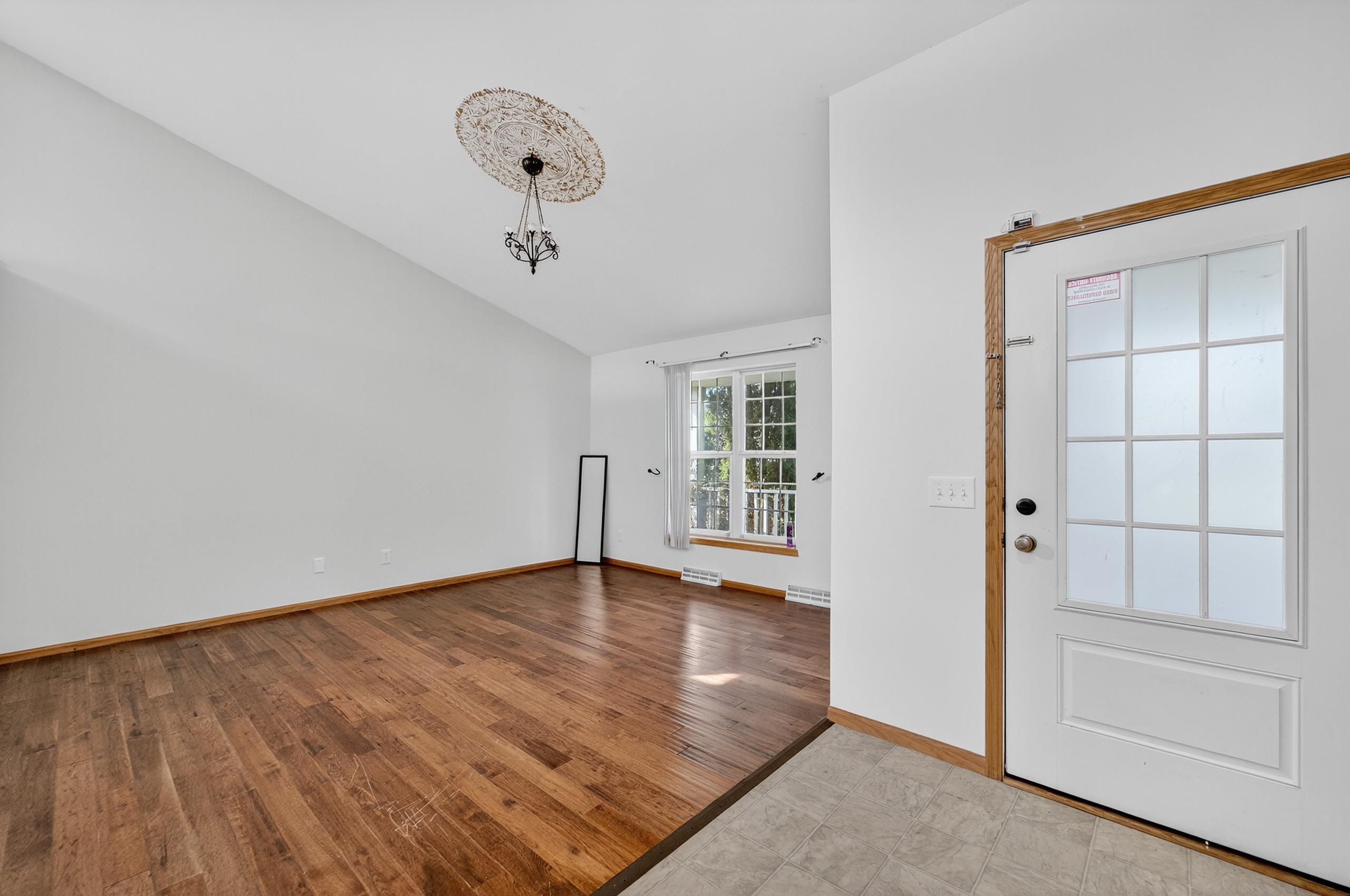 1077 Gas Light Drive