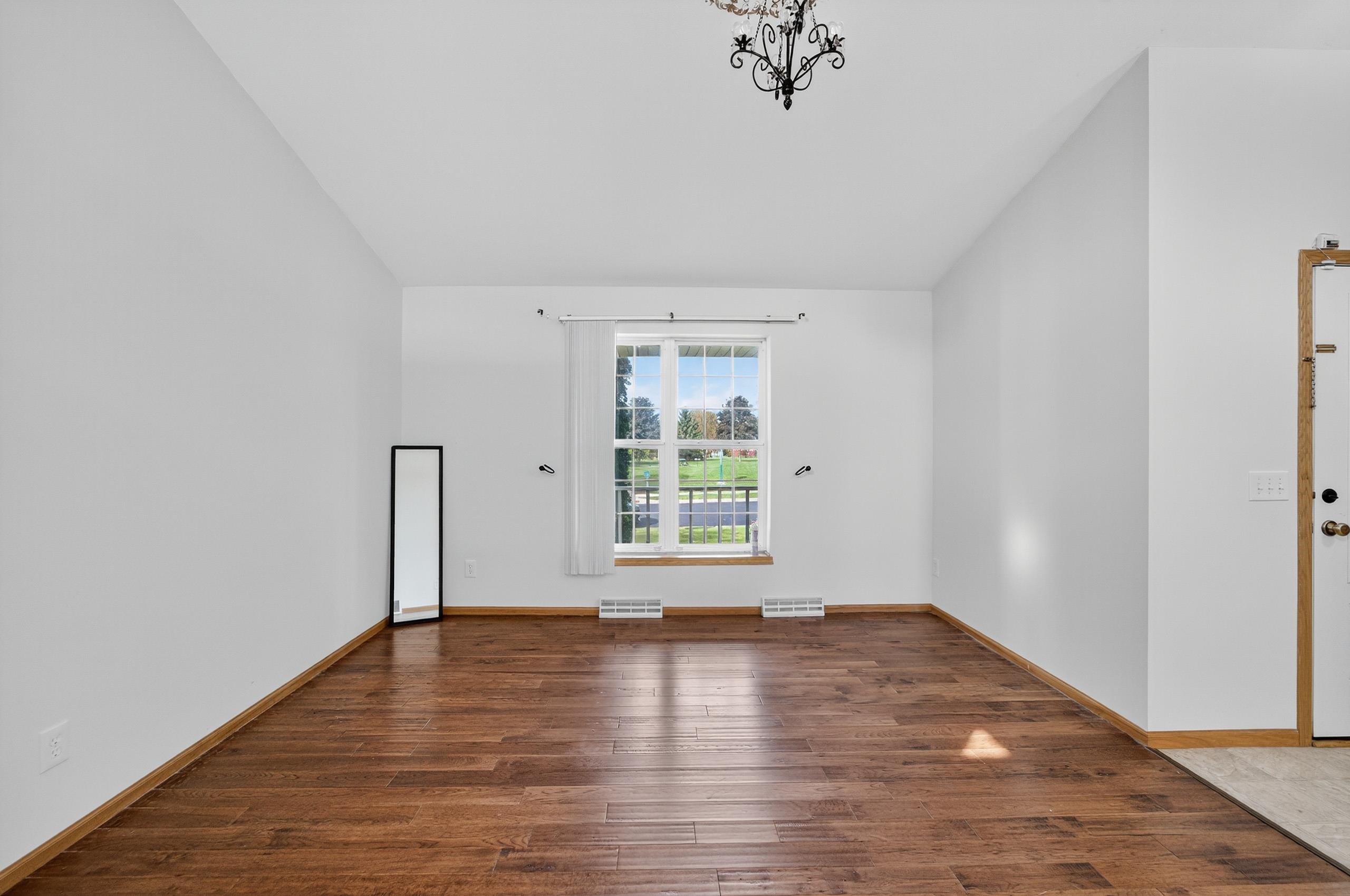 1077 Gas Light Drive