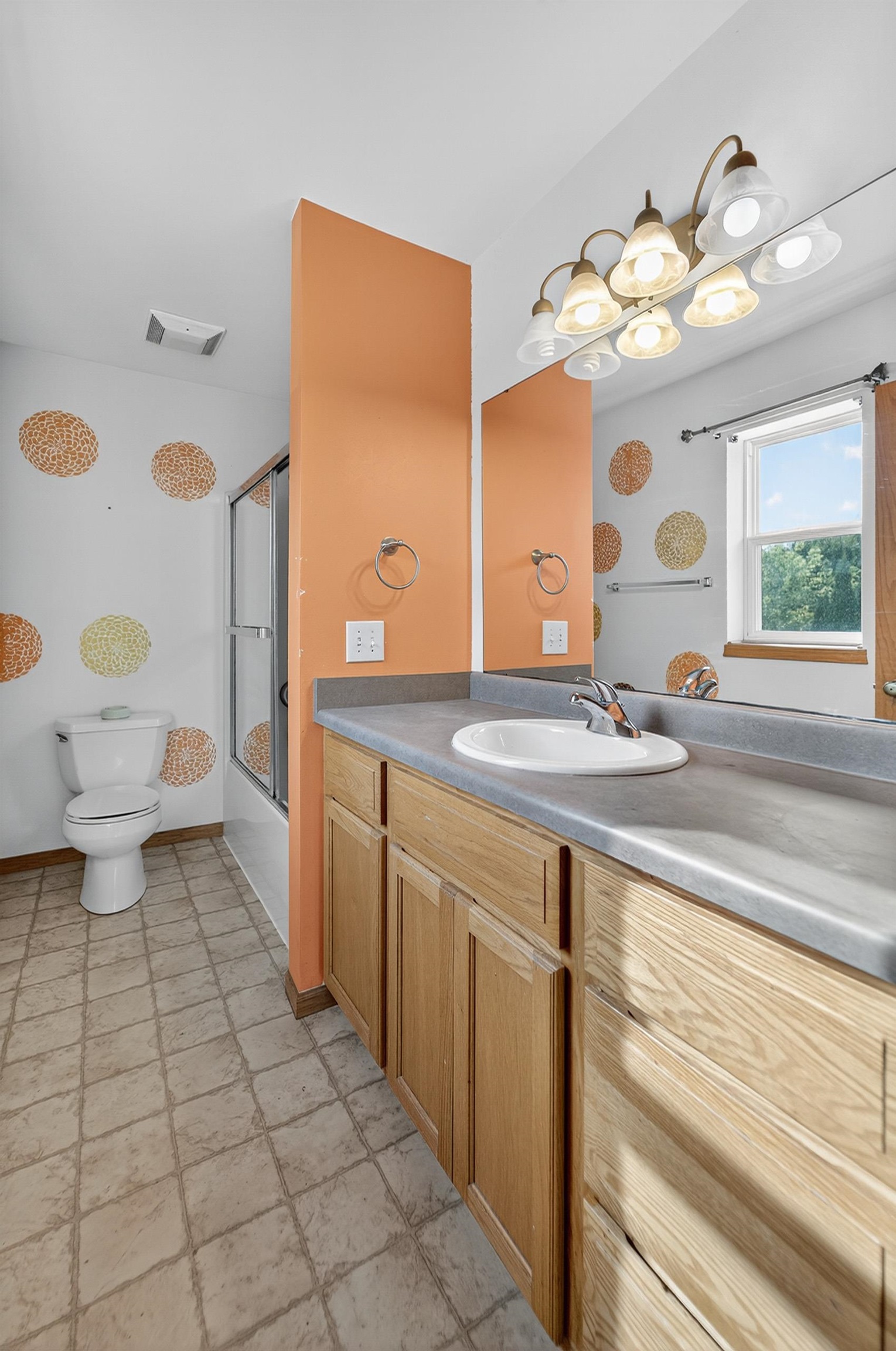 1077 Gas Light Drive