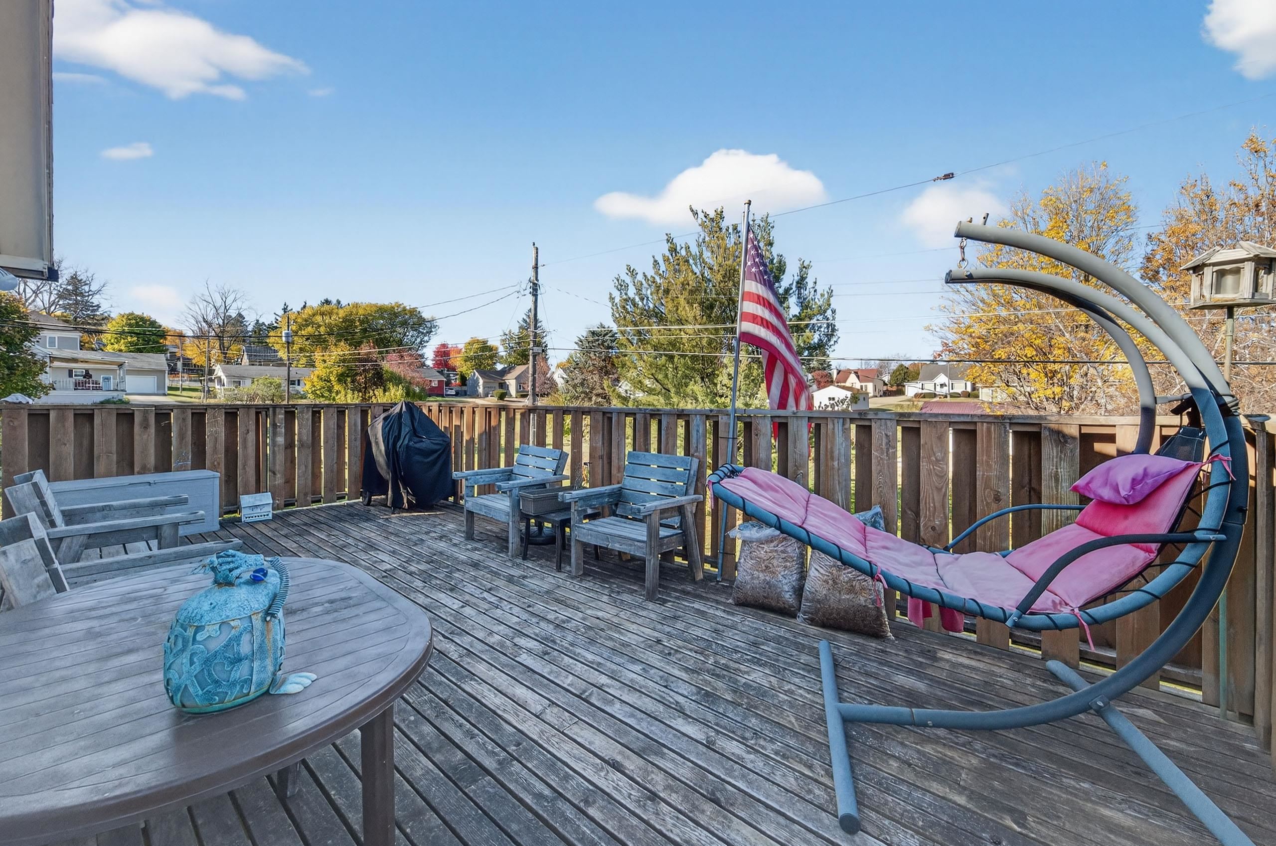 506 W Division Street