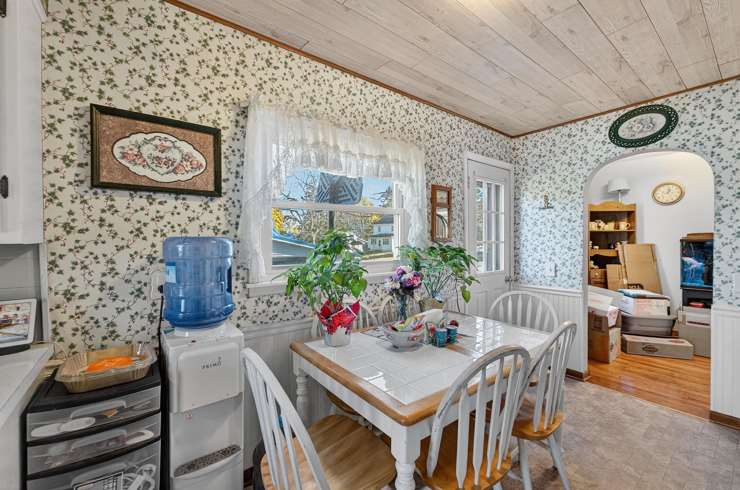 506 W Division Street