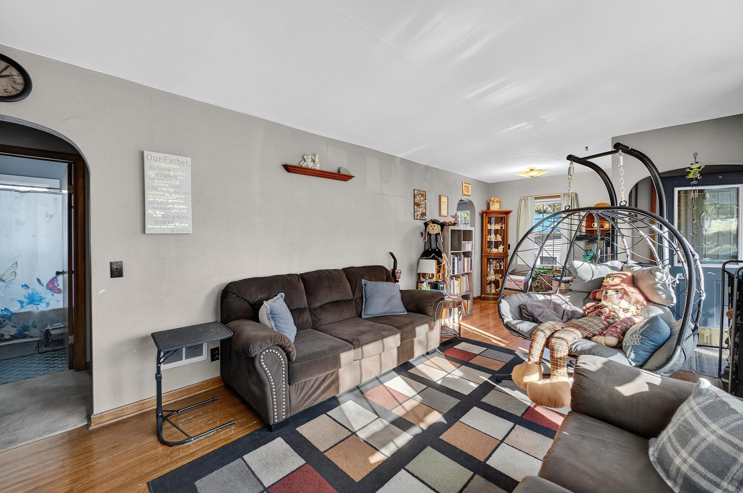 506 W Division Street