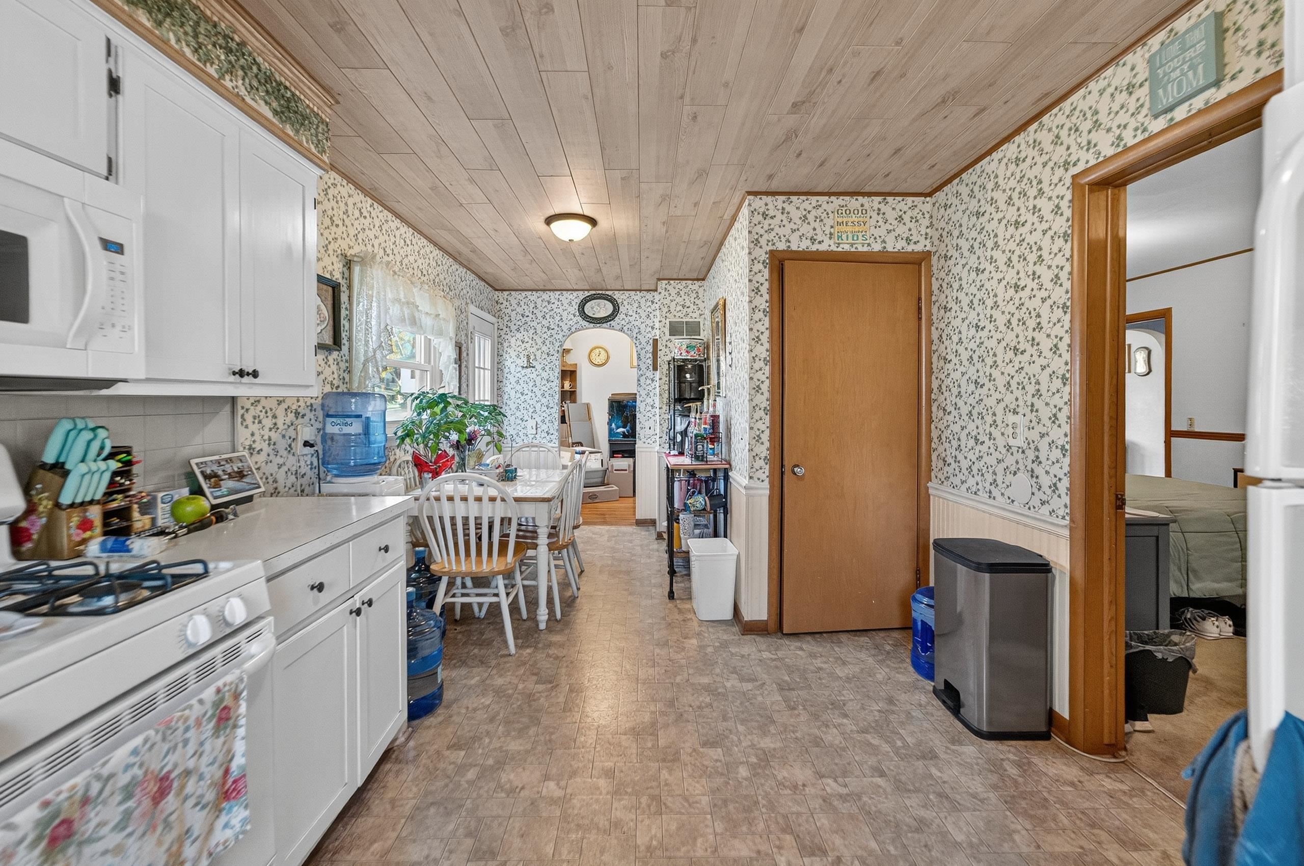 506 W Division Street