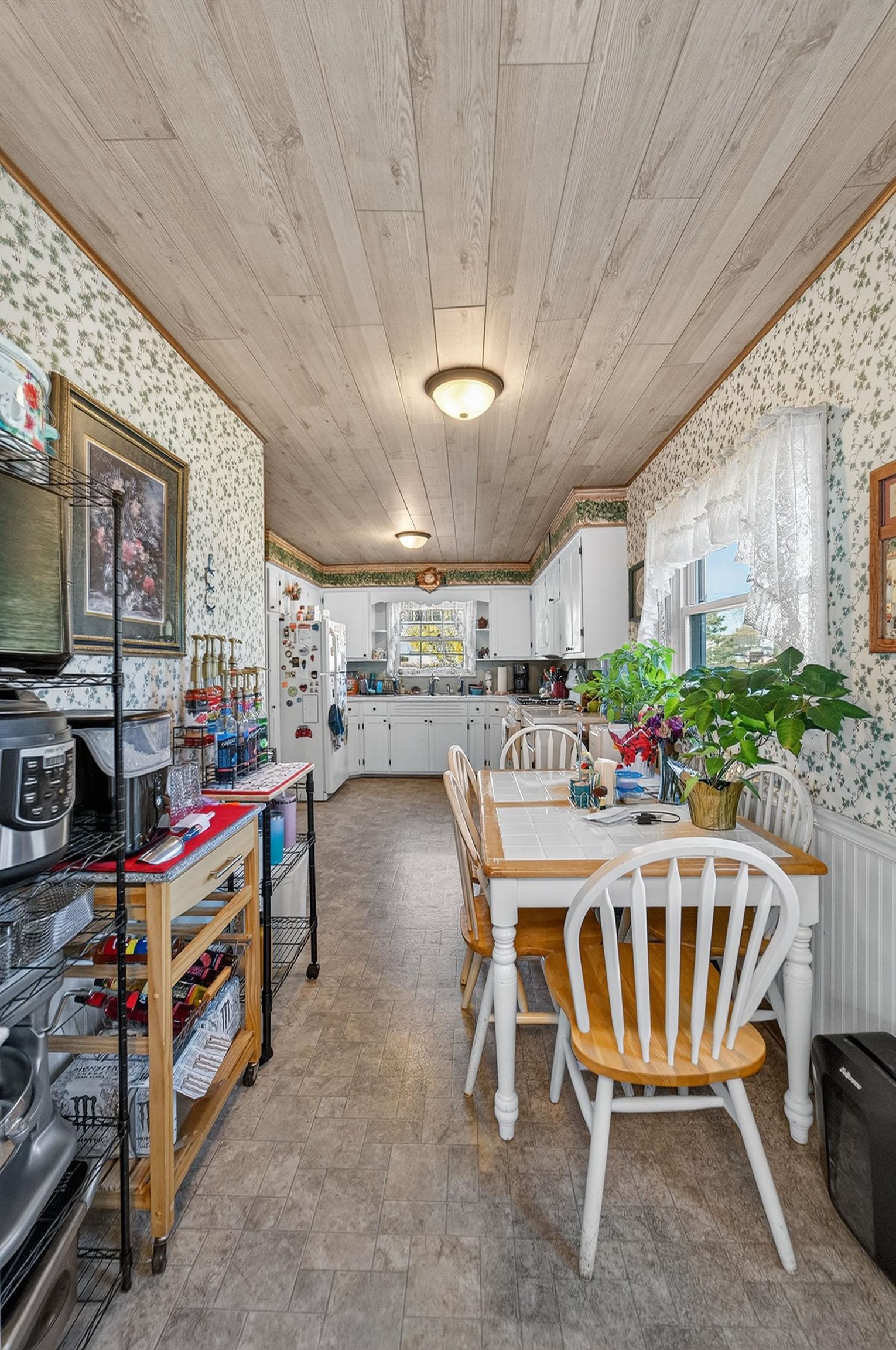 506 W Division Street