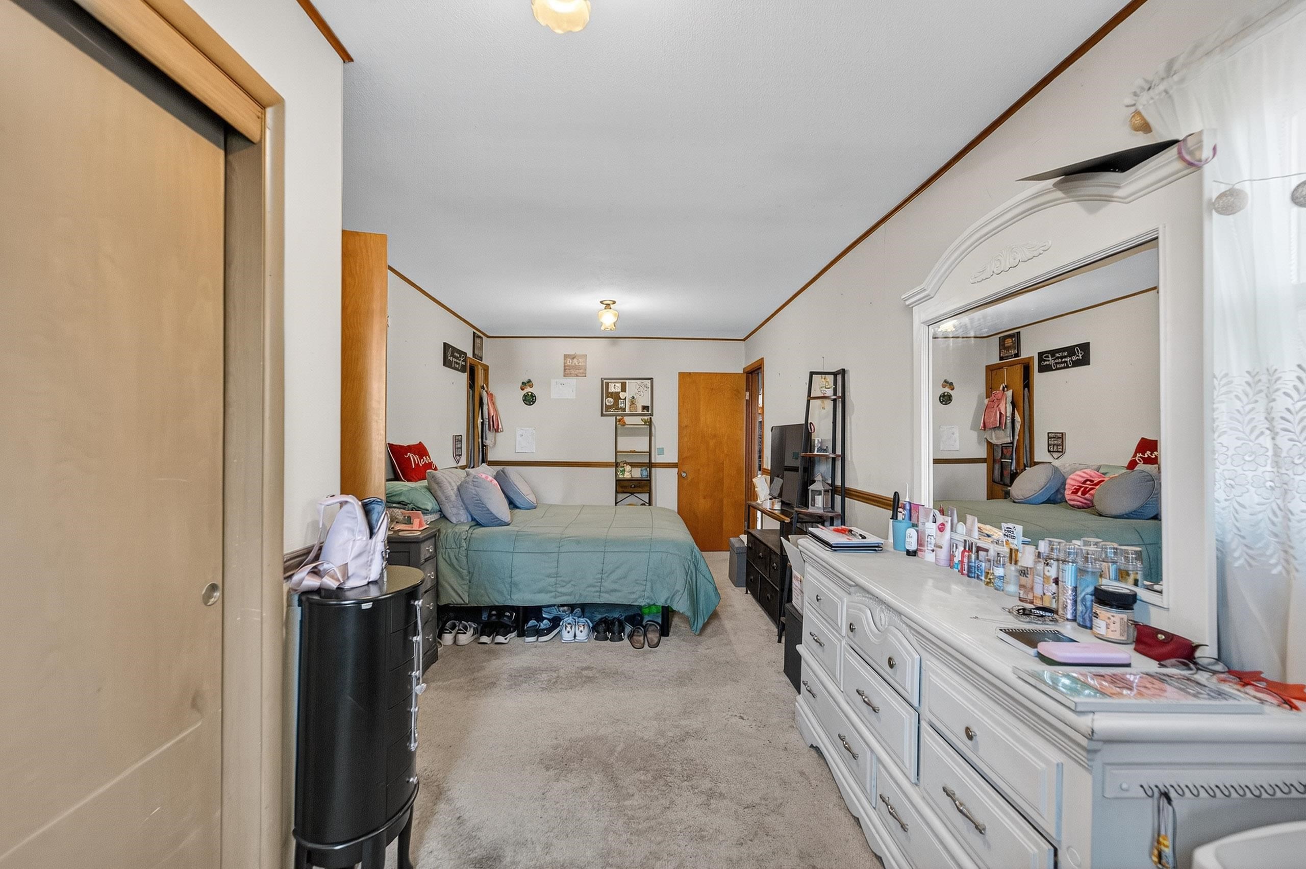 506 W Division Street