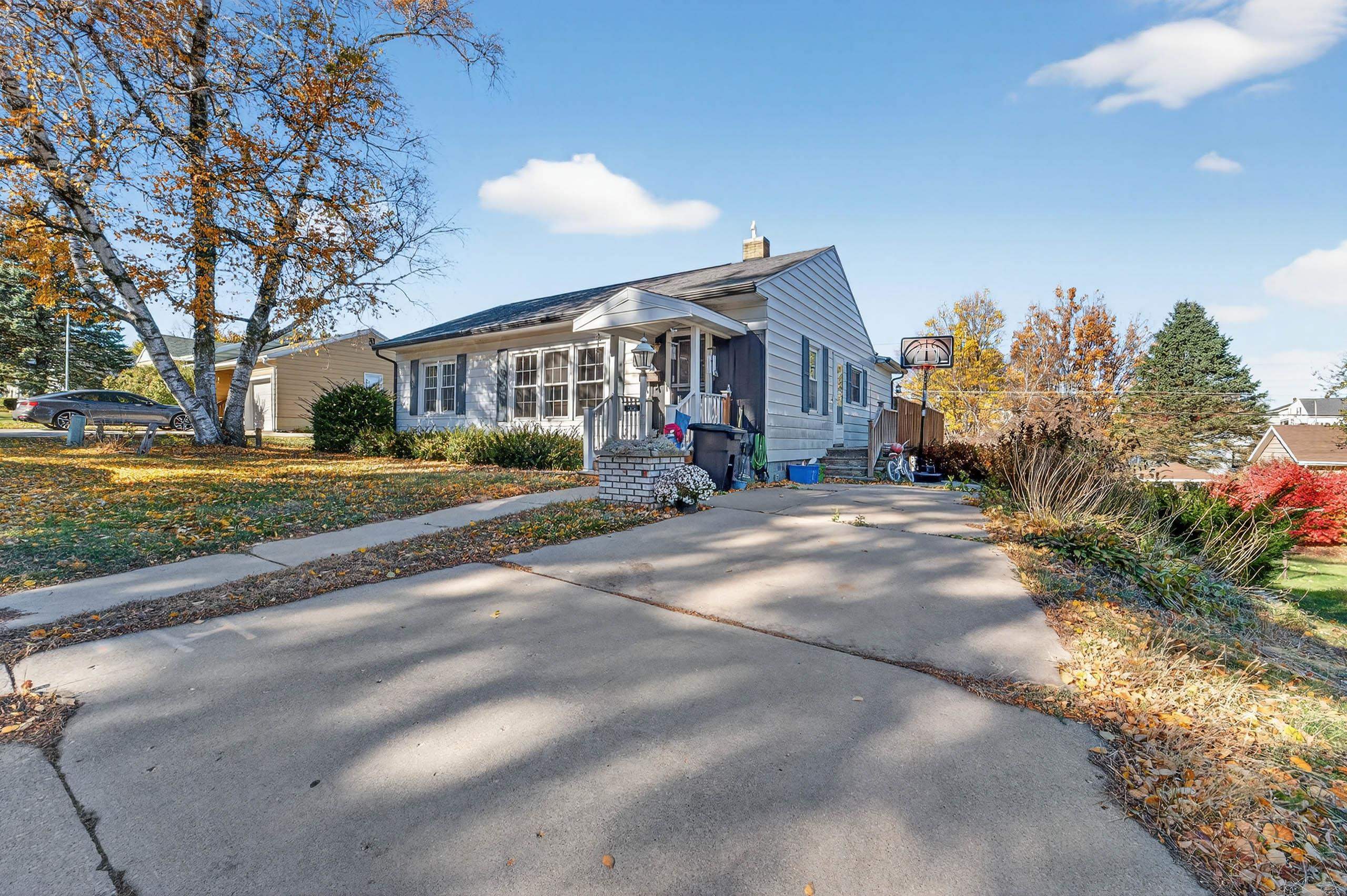 506 W Division Street