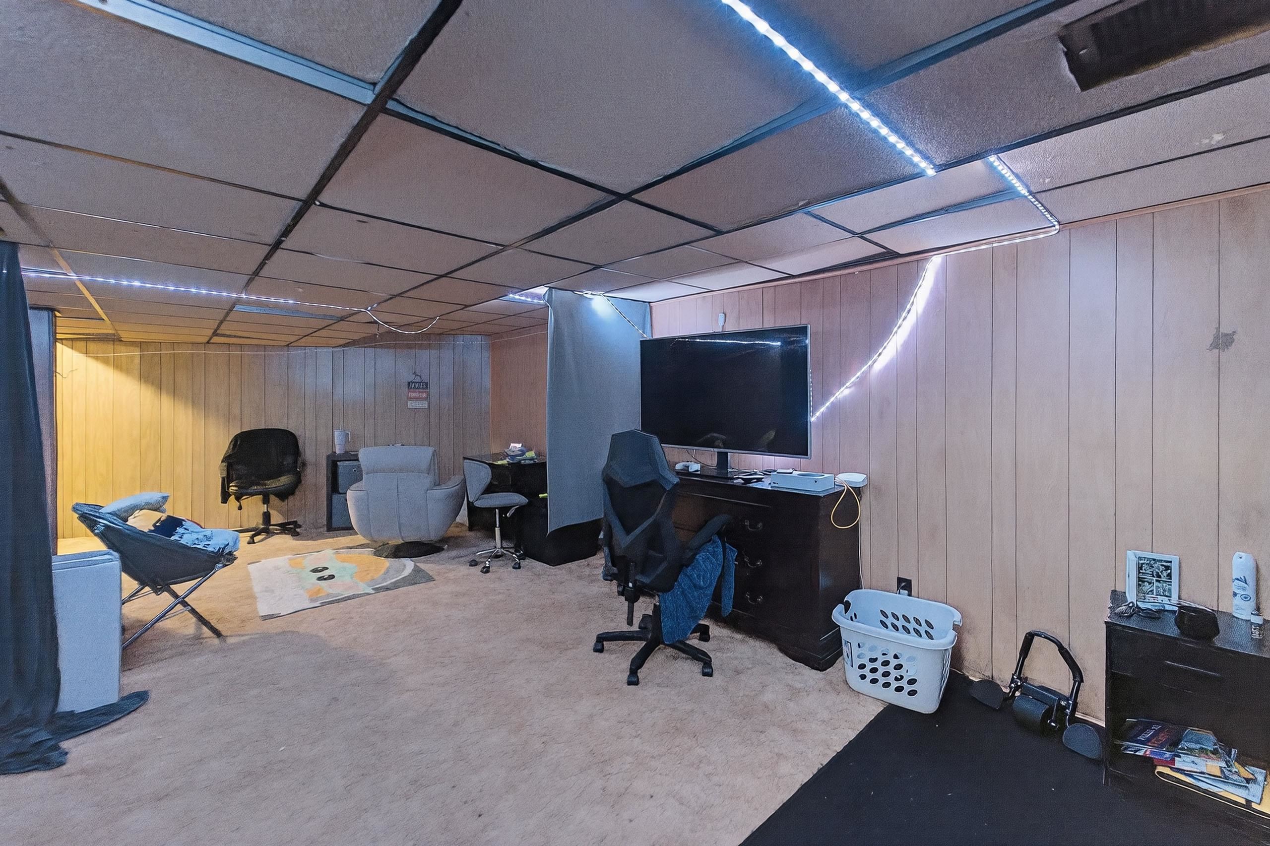 506 W Division Street