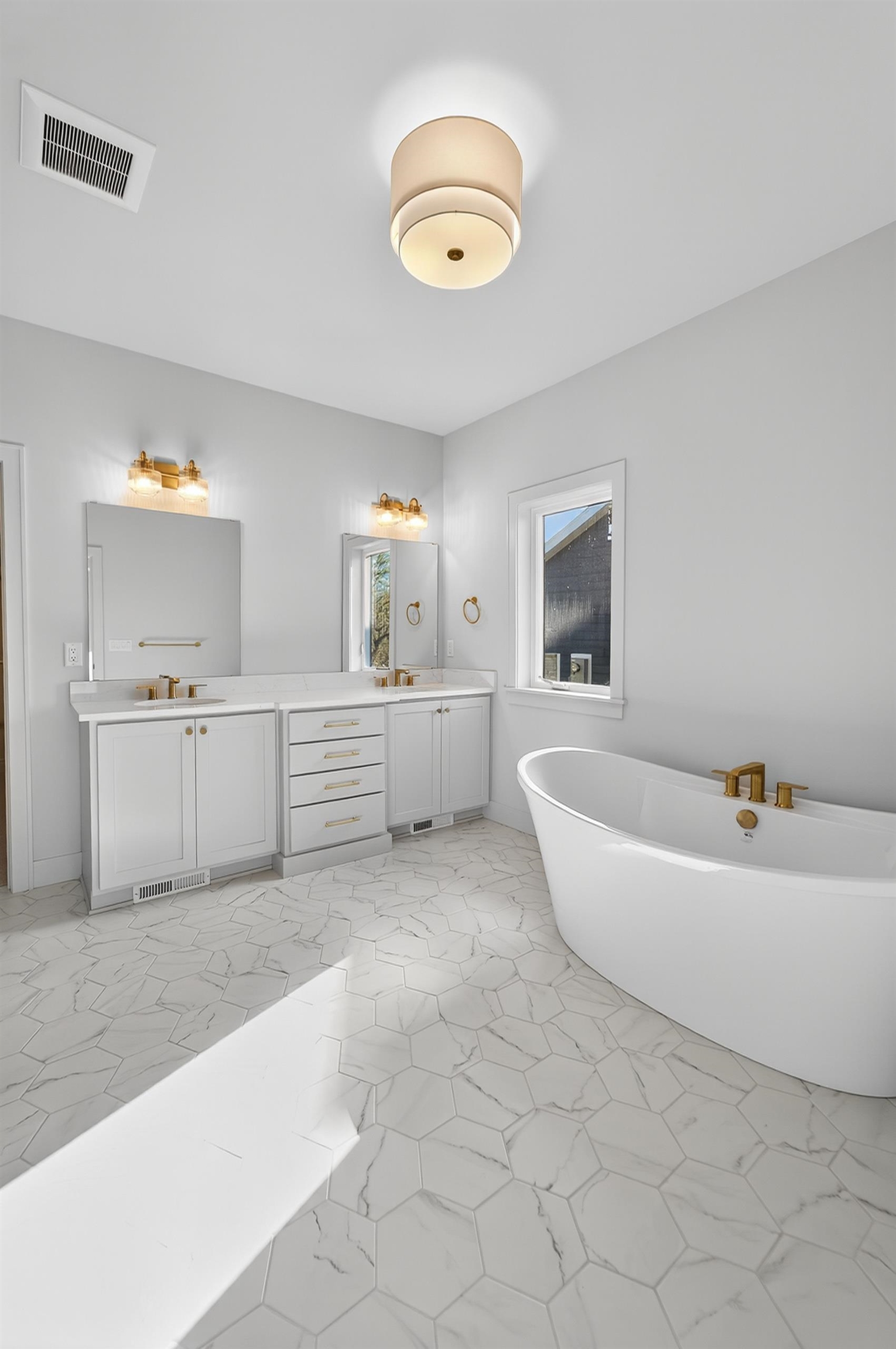 1438 Greenleaf Court