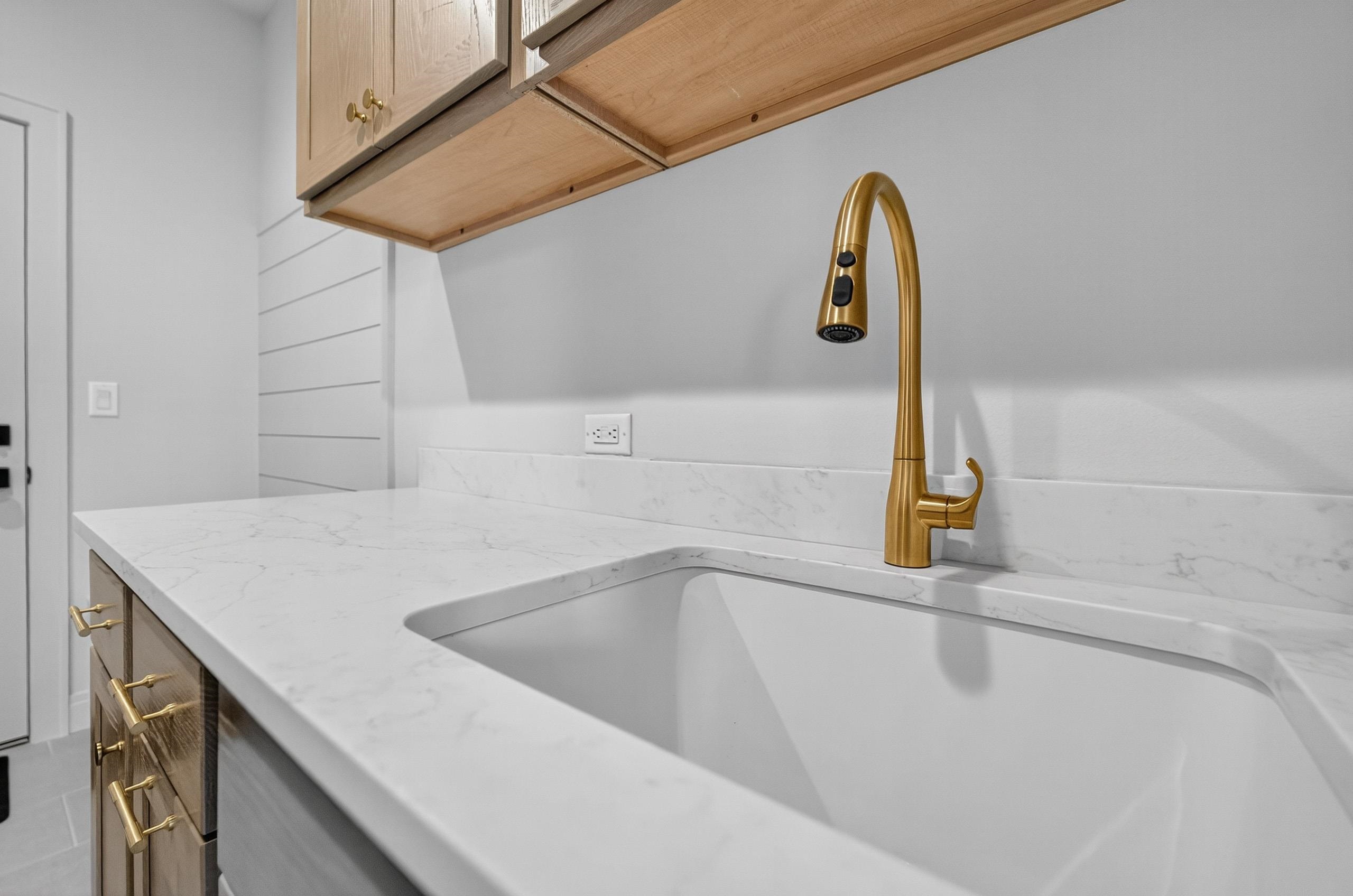 1438 Greenleaf Court