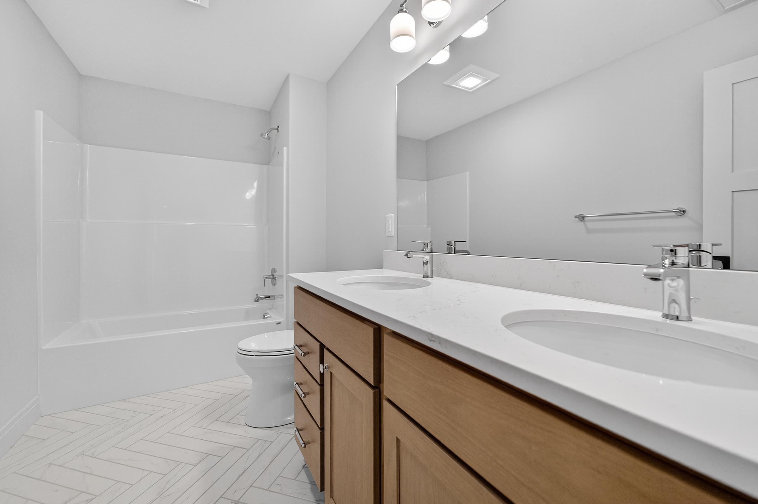 1438 Greenleaf Court