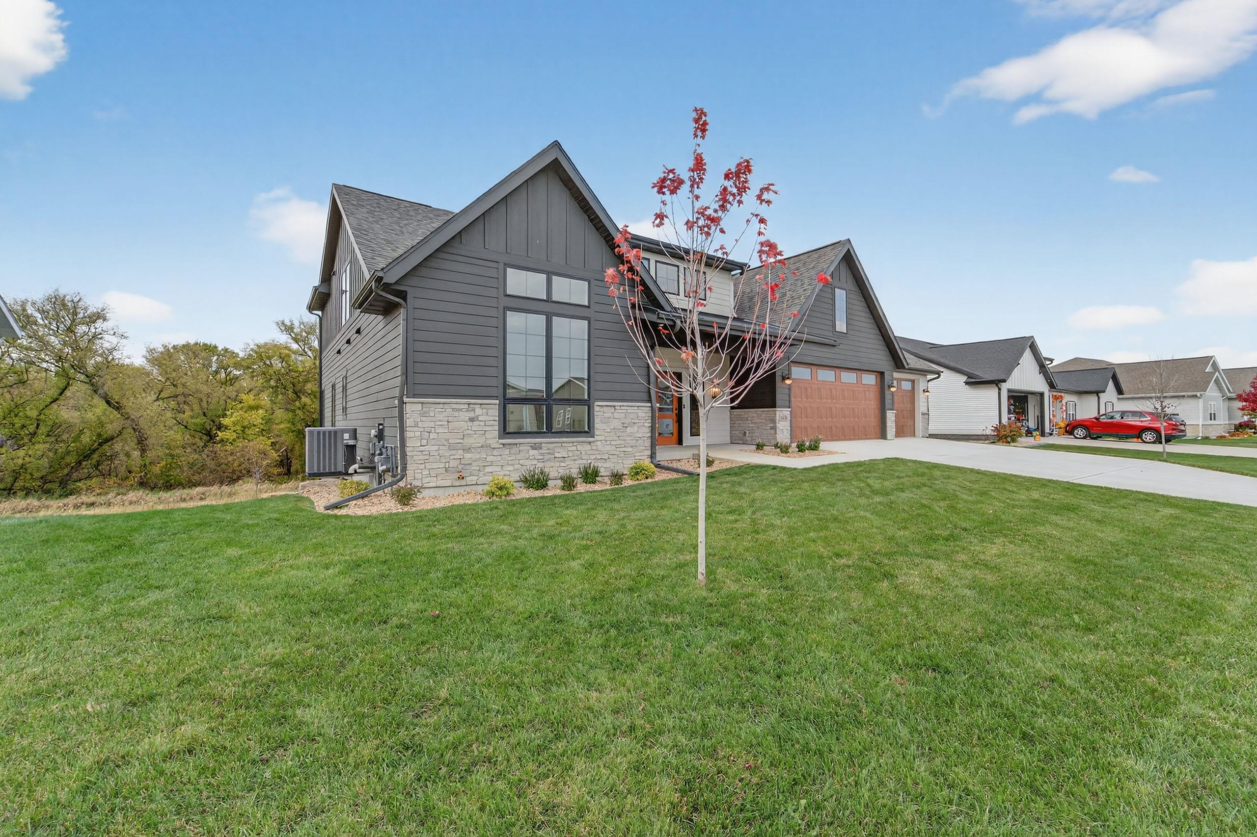 1438 Greenleaf Court