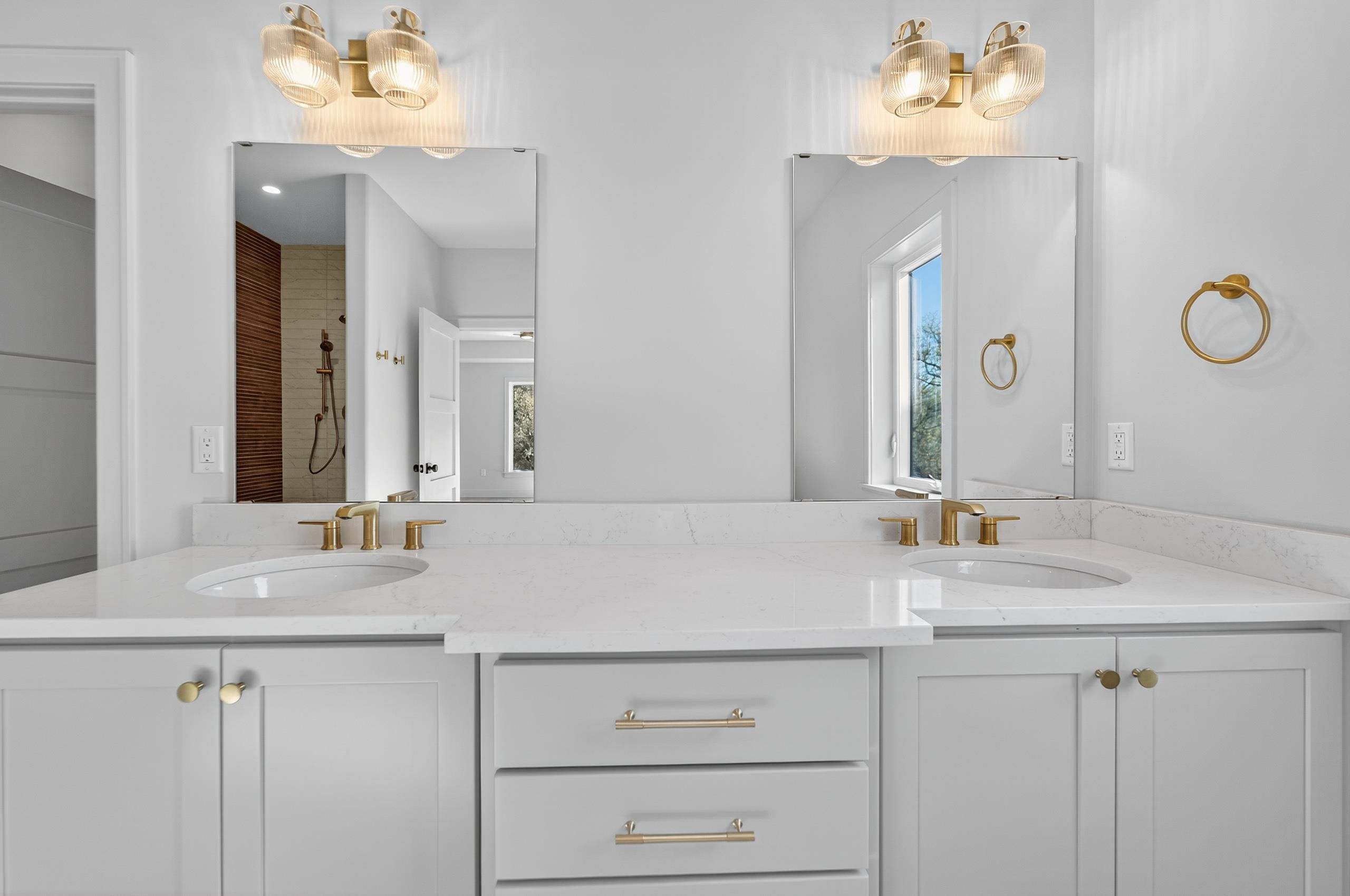 1438 Greenleaf Court