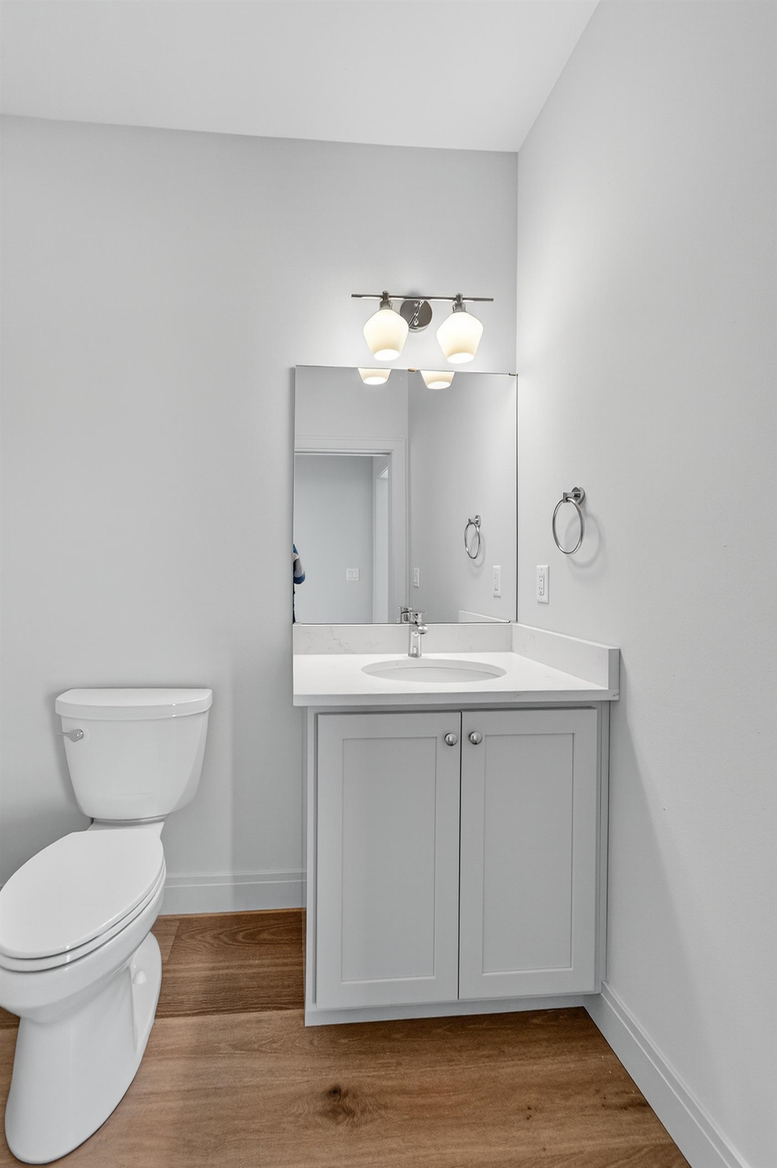 1438 Greenleaf Court