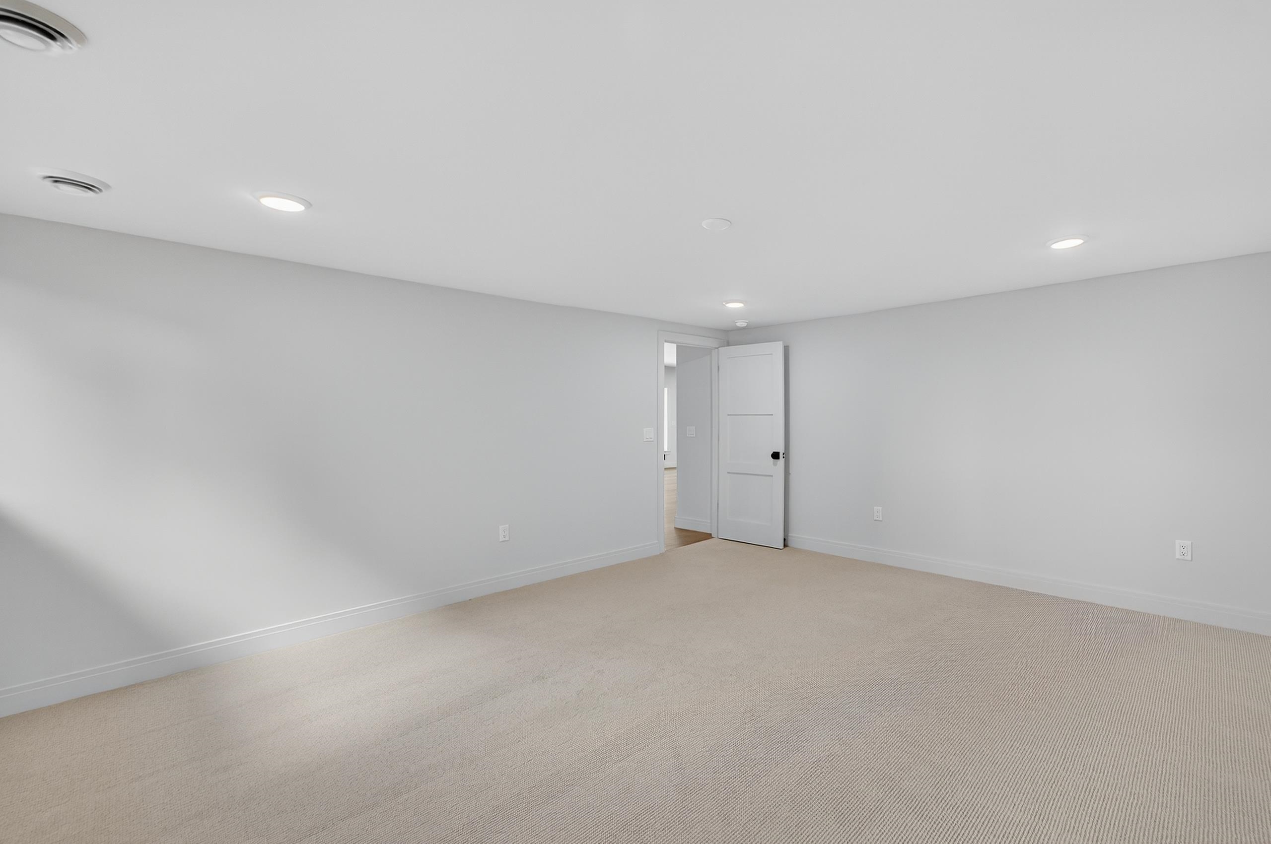 1438 Greenleaf Court