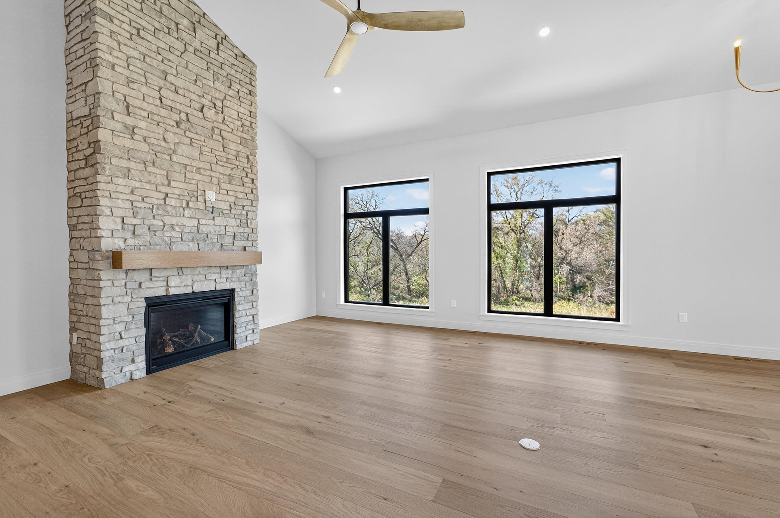 1438 Greenleaf Court