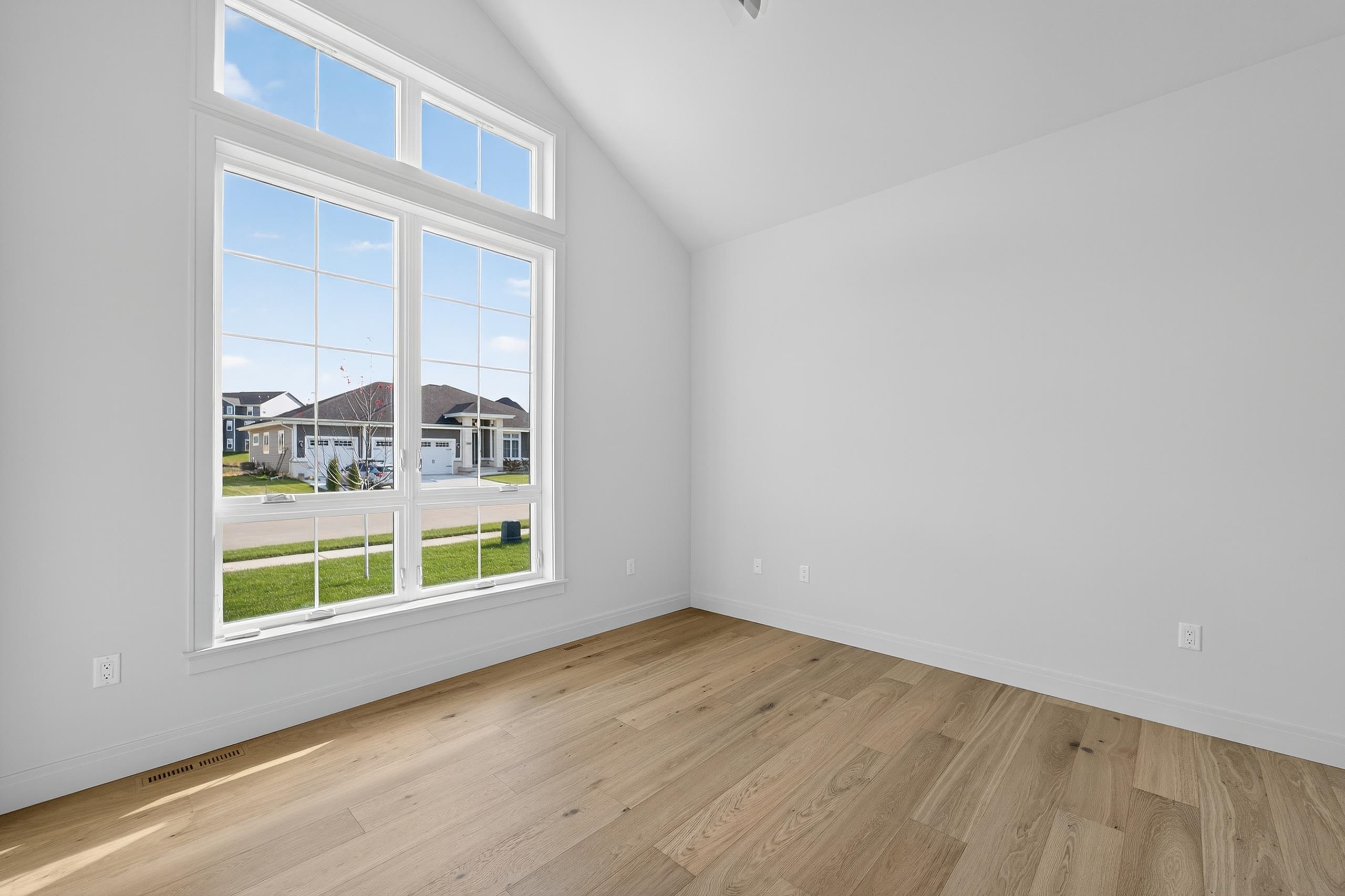 1438 Greenleaf Court