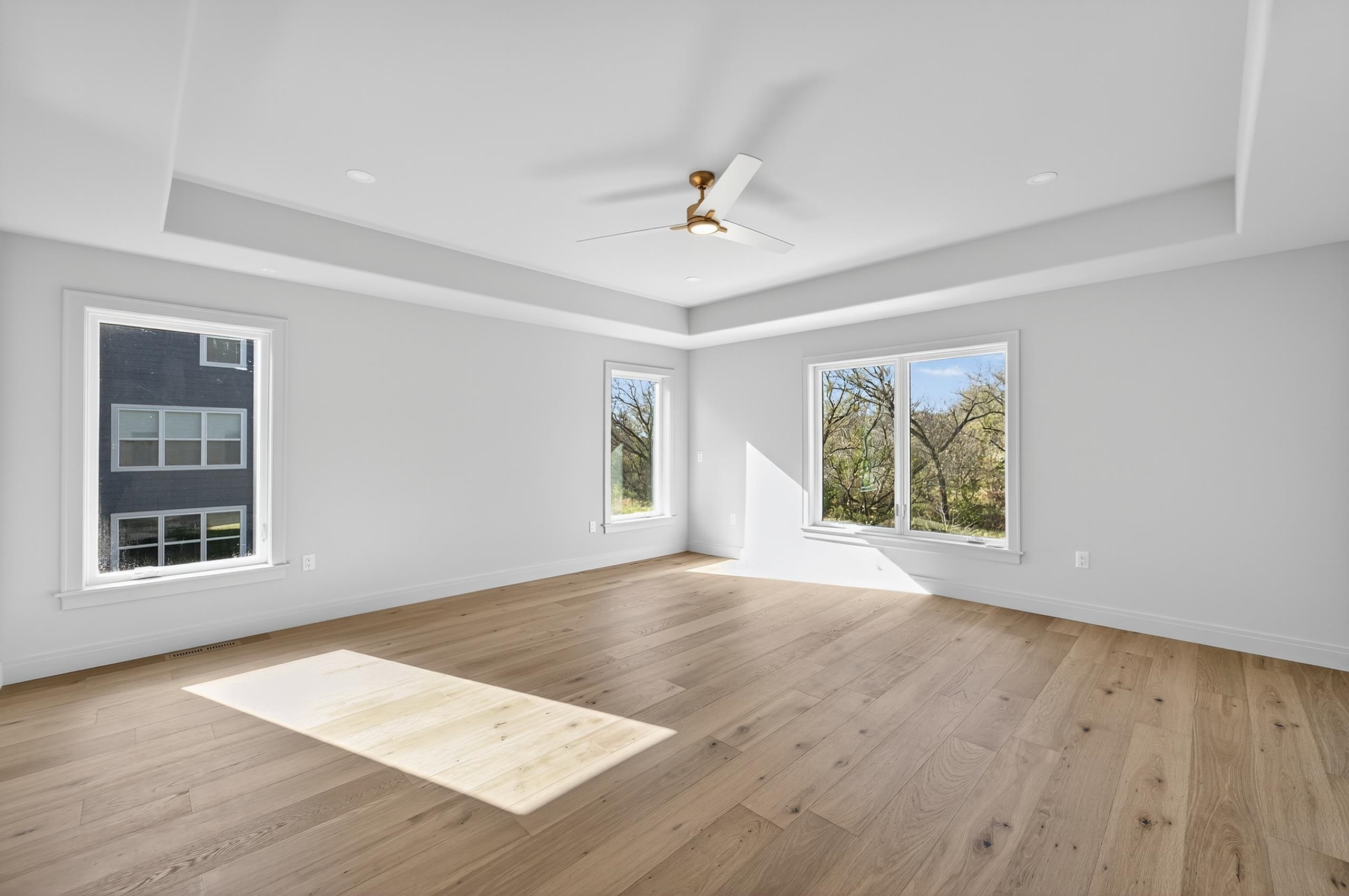 1438 Greenleaf Court