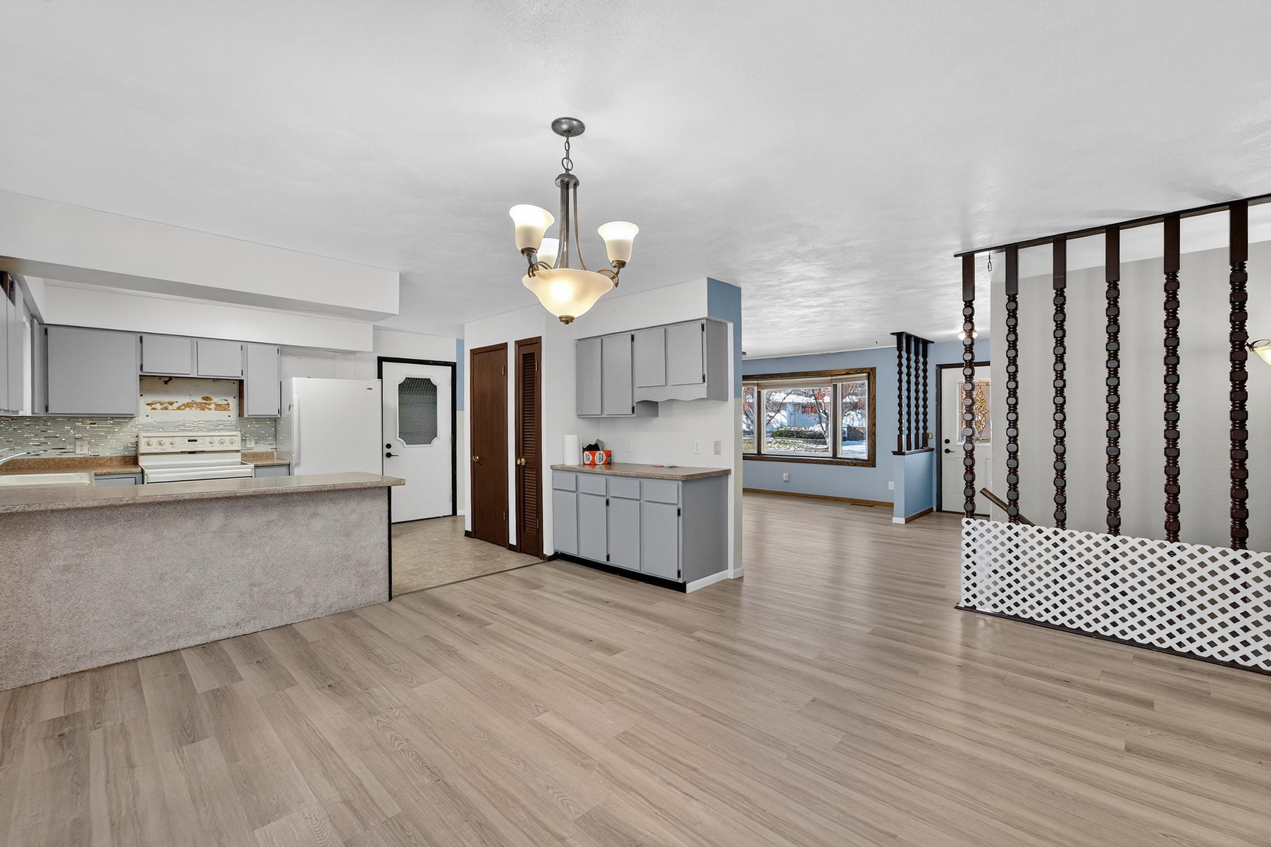 122 Hillside Circle