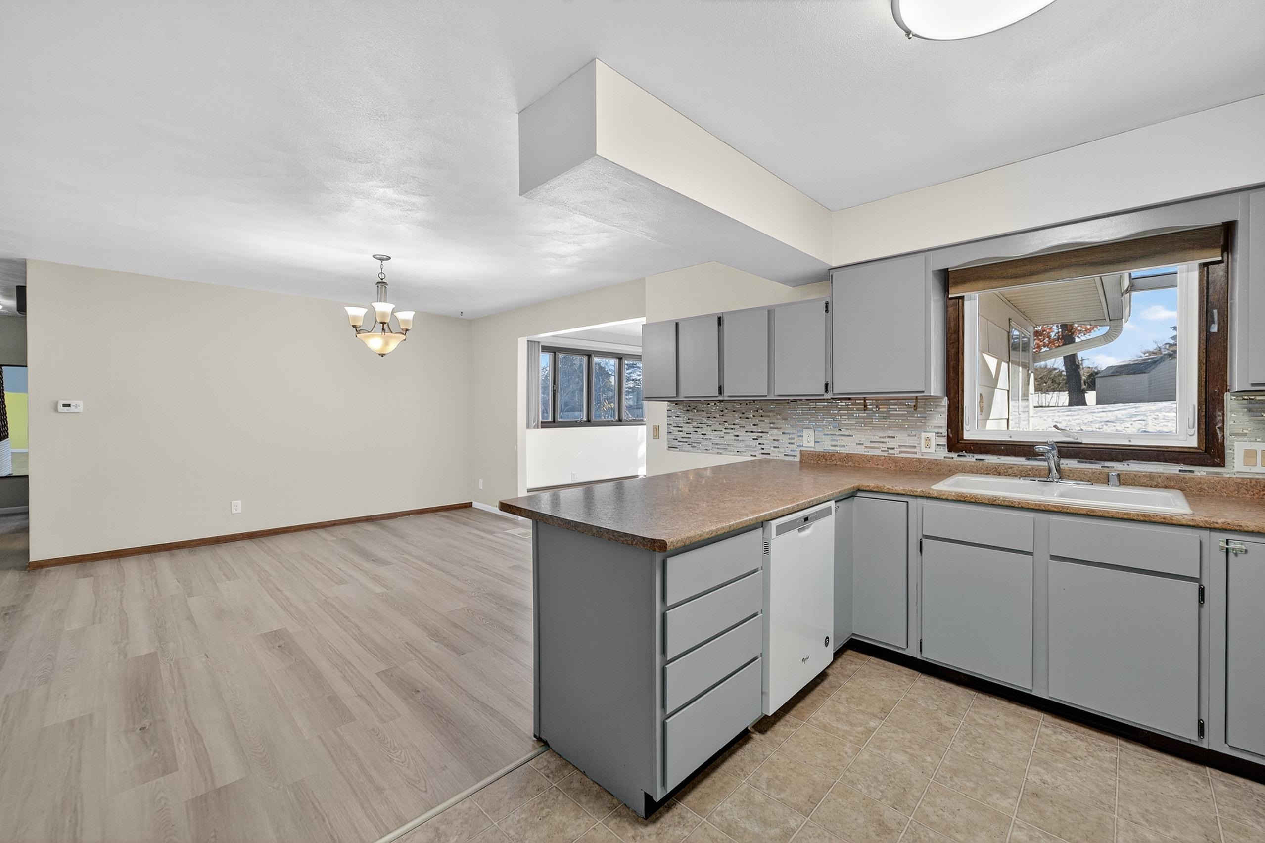 122 Hillside Circle