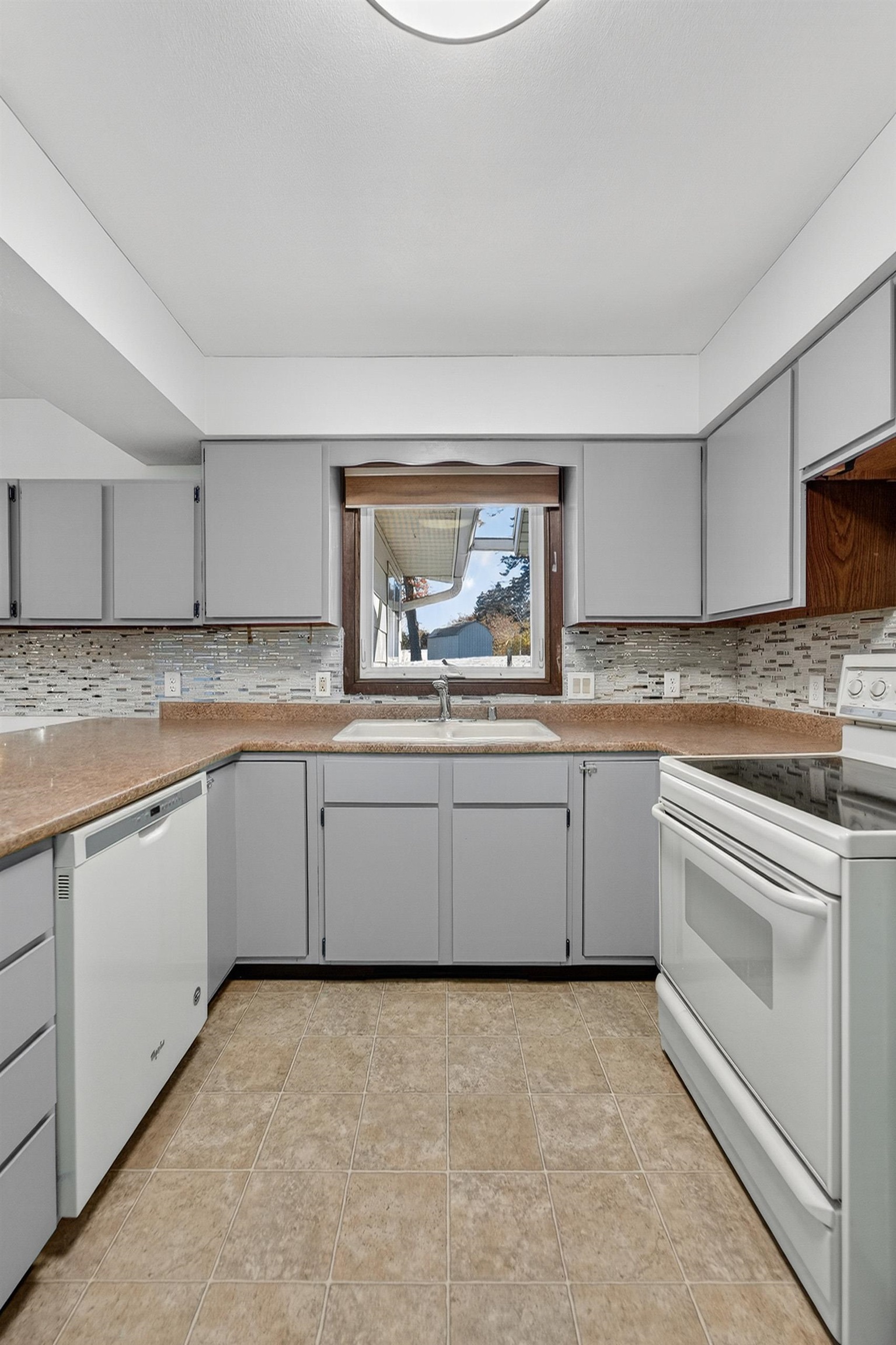122 Hillside Circle