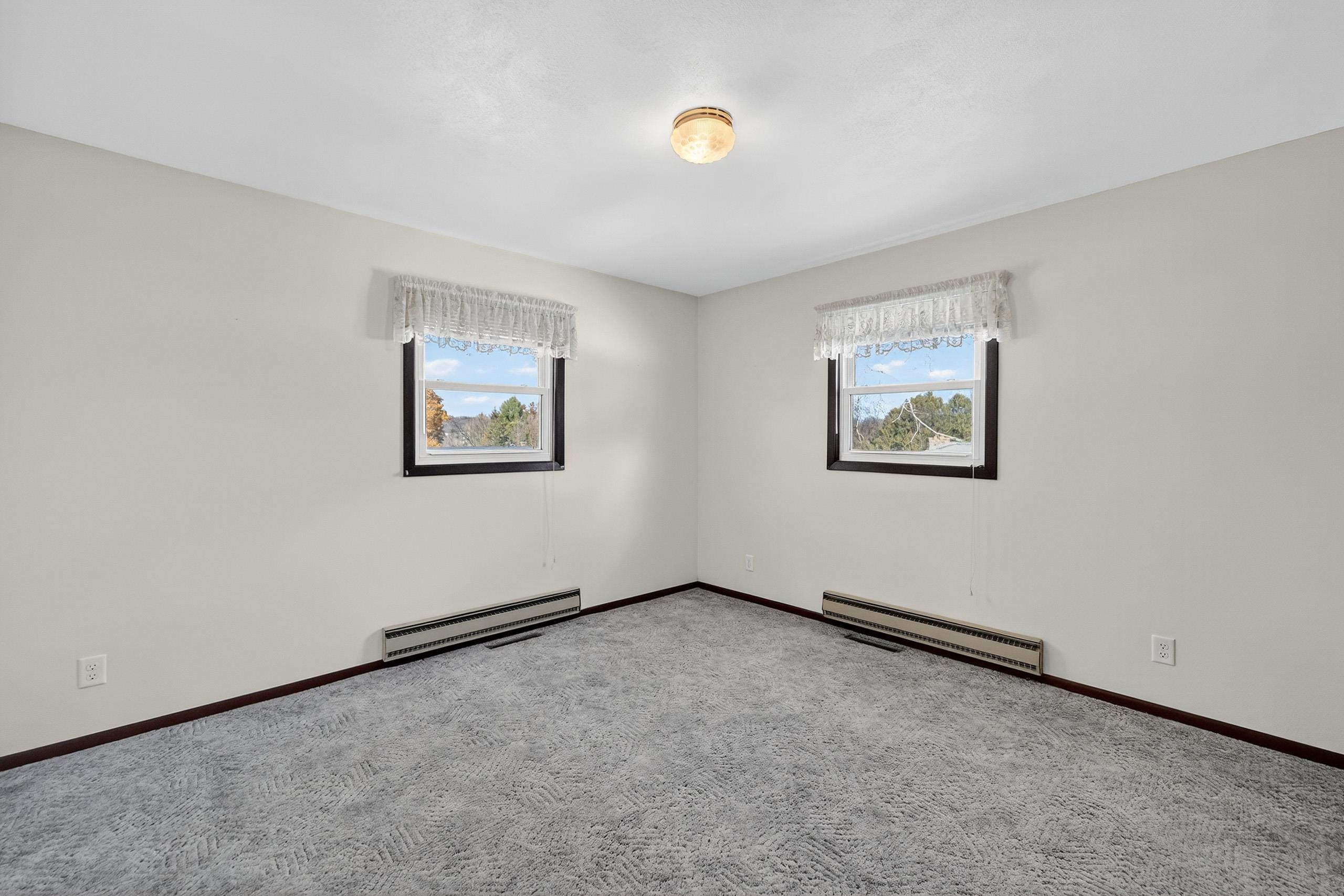 122 Hillside Circle