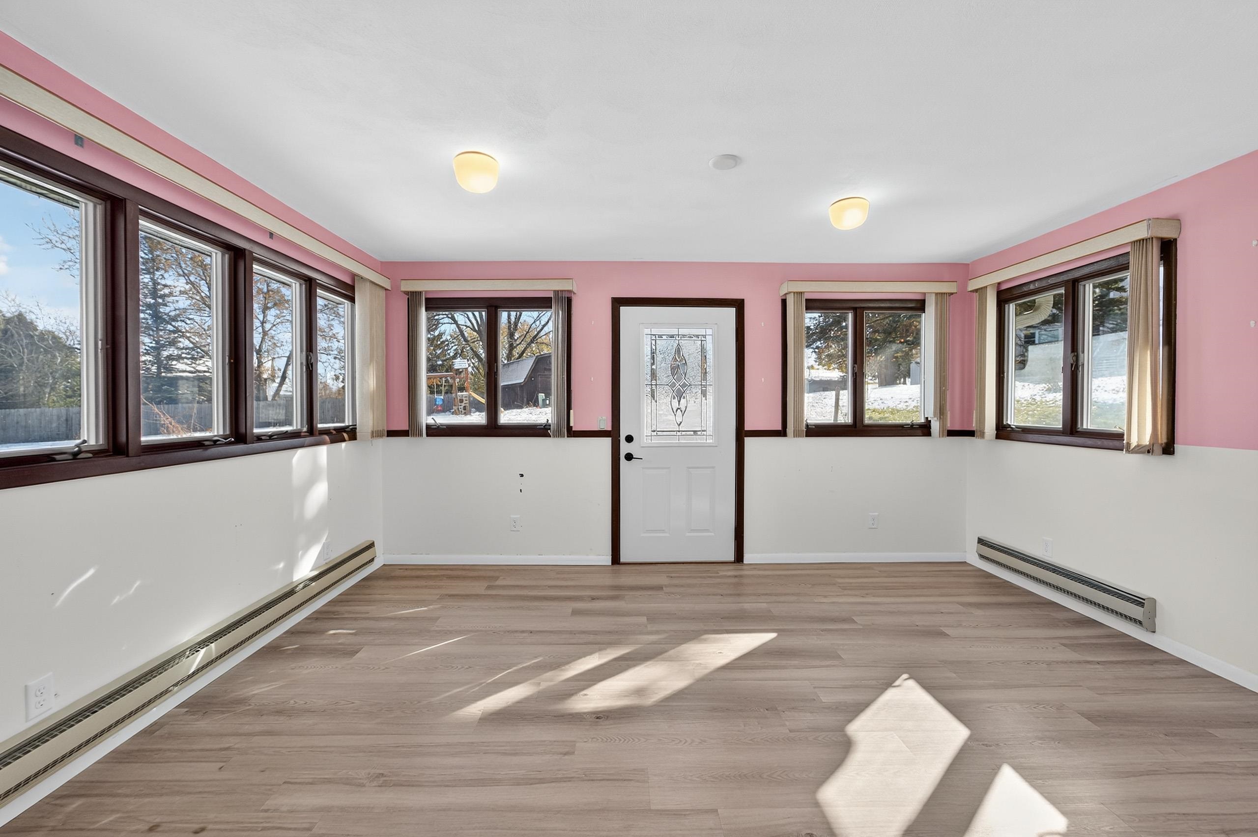 122 Hillside Circle