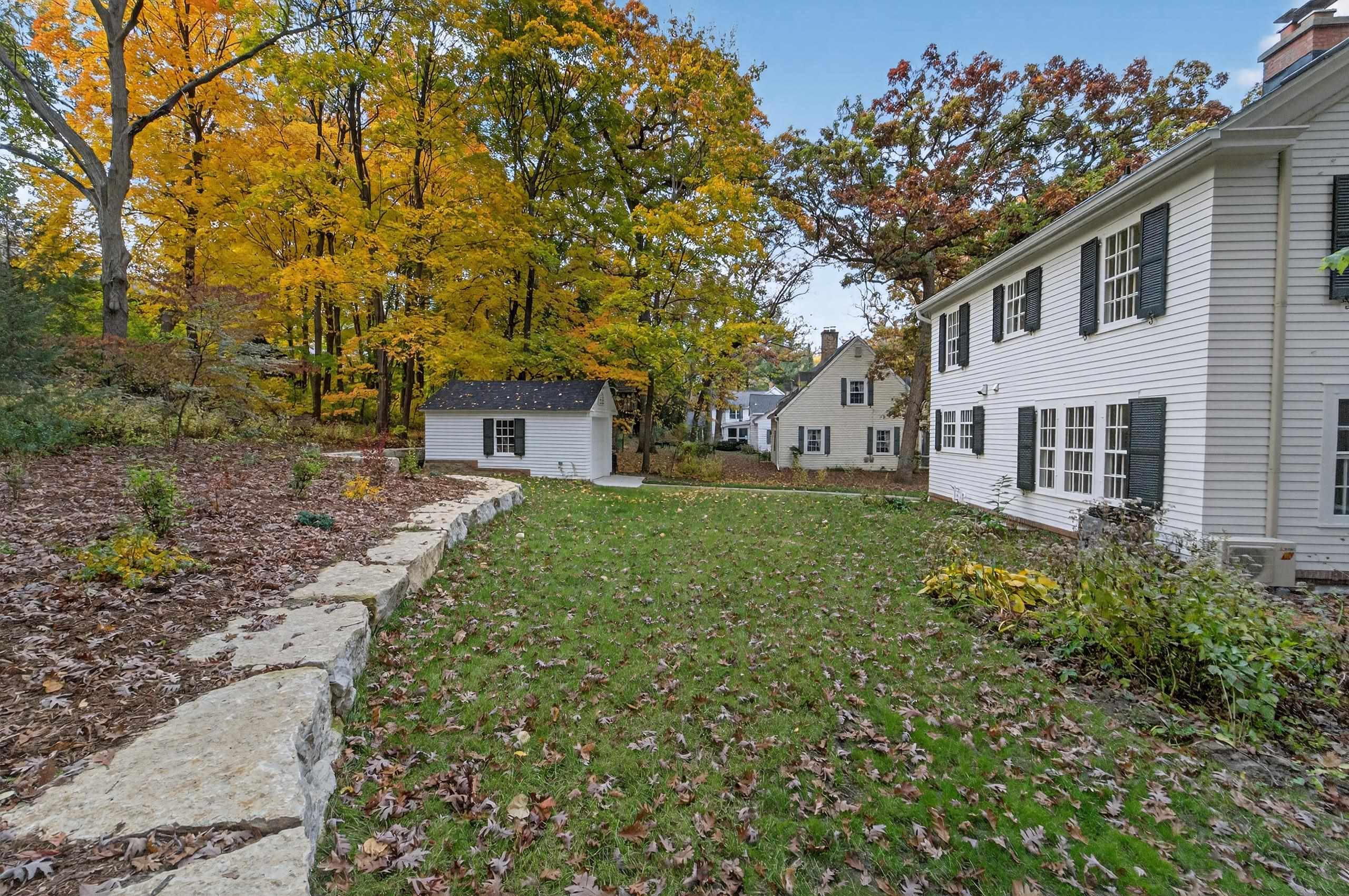 1226 Sweetbriar Road