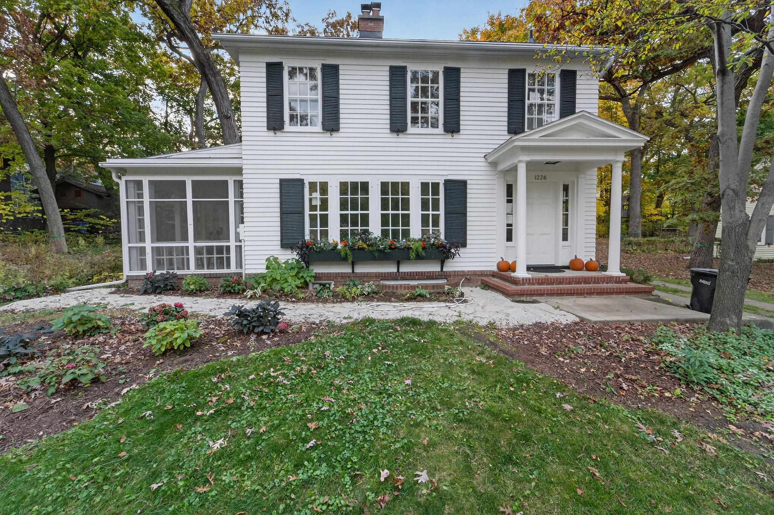 1226 Sweetbriar Road