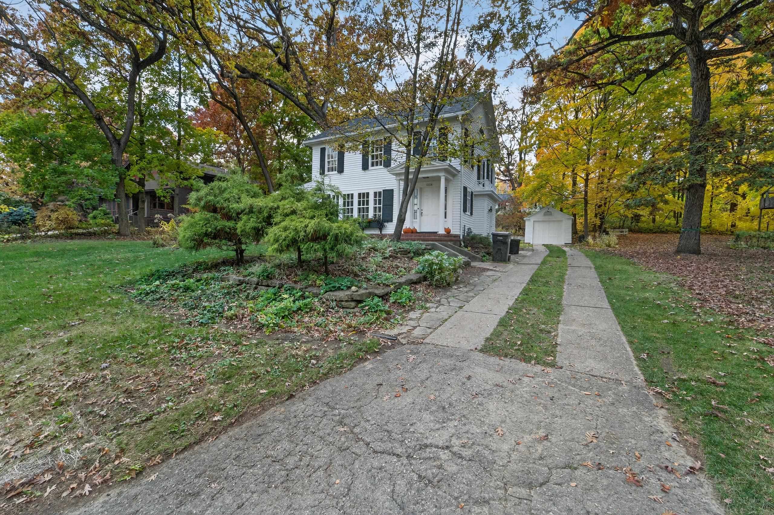 1226 Sweetbriar Road