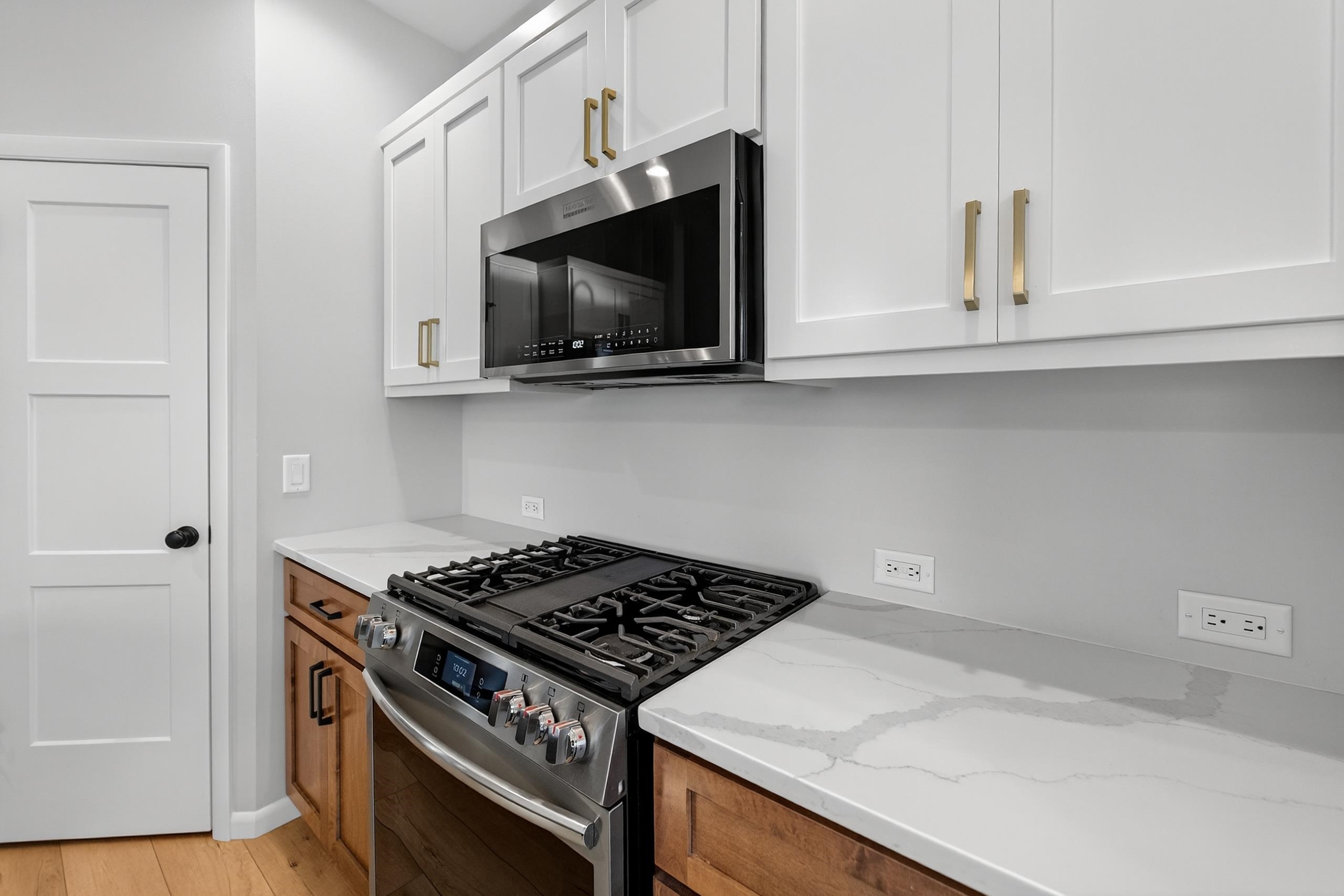 463 Crusader Point