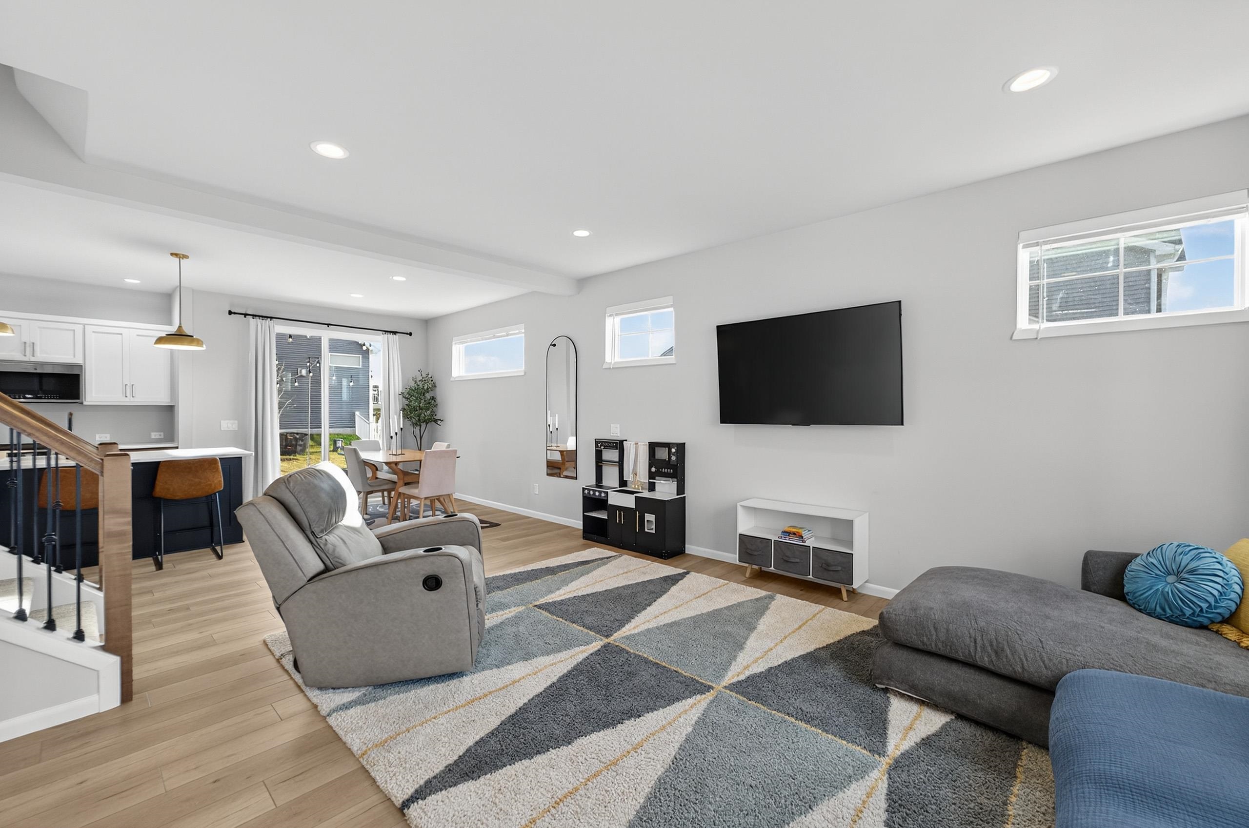 463 Crusader Point