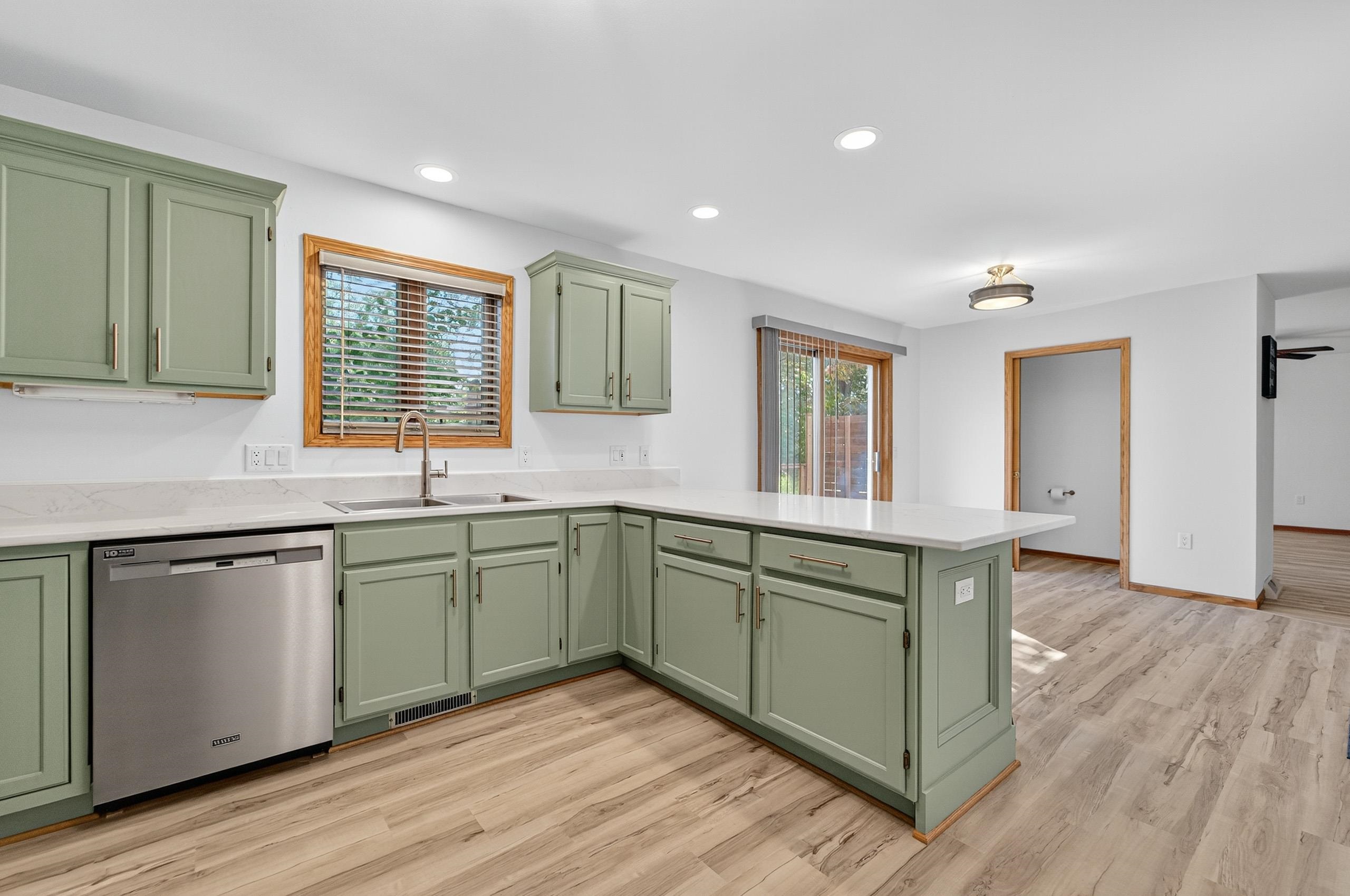 809 Southbound Drive