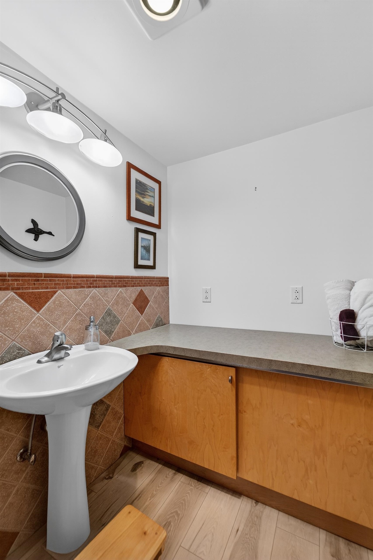 4711 Roigan Terrace
