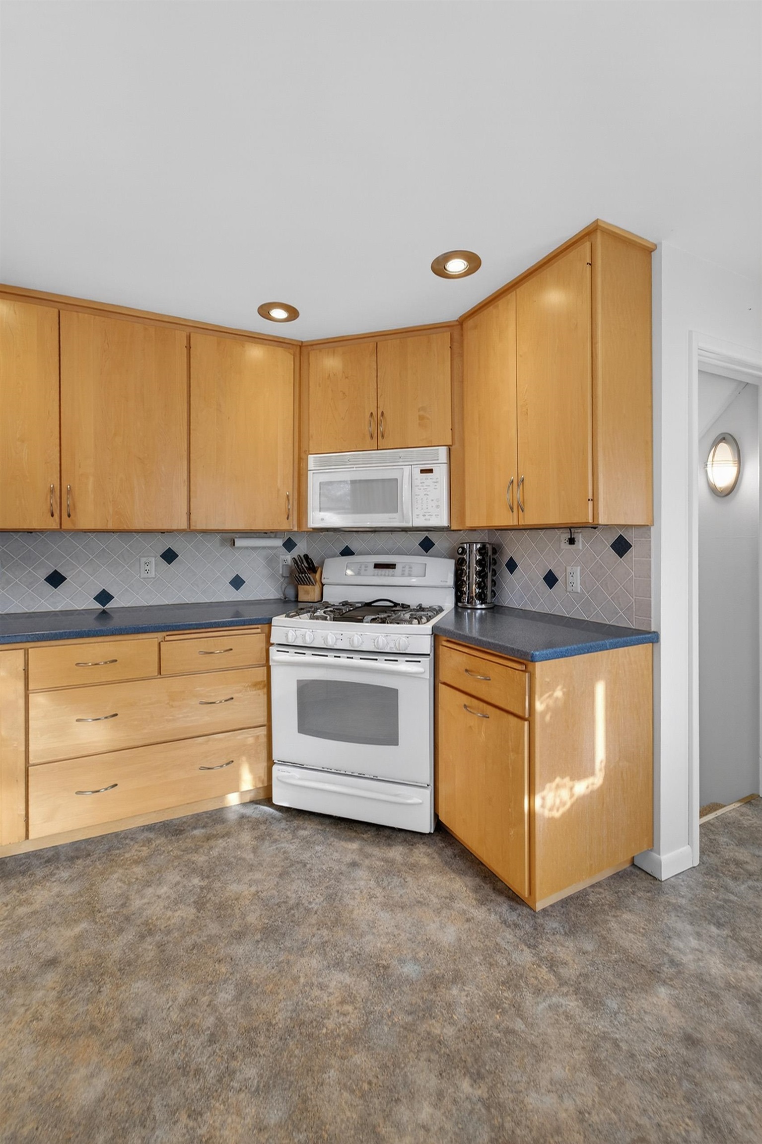 4711 Roigan Terrace