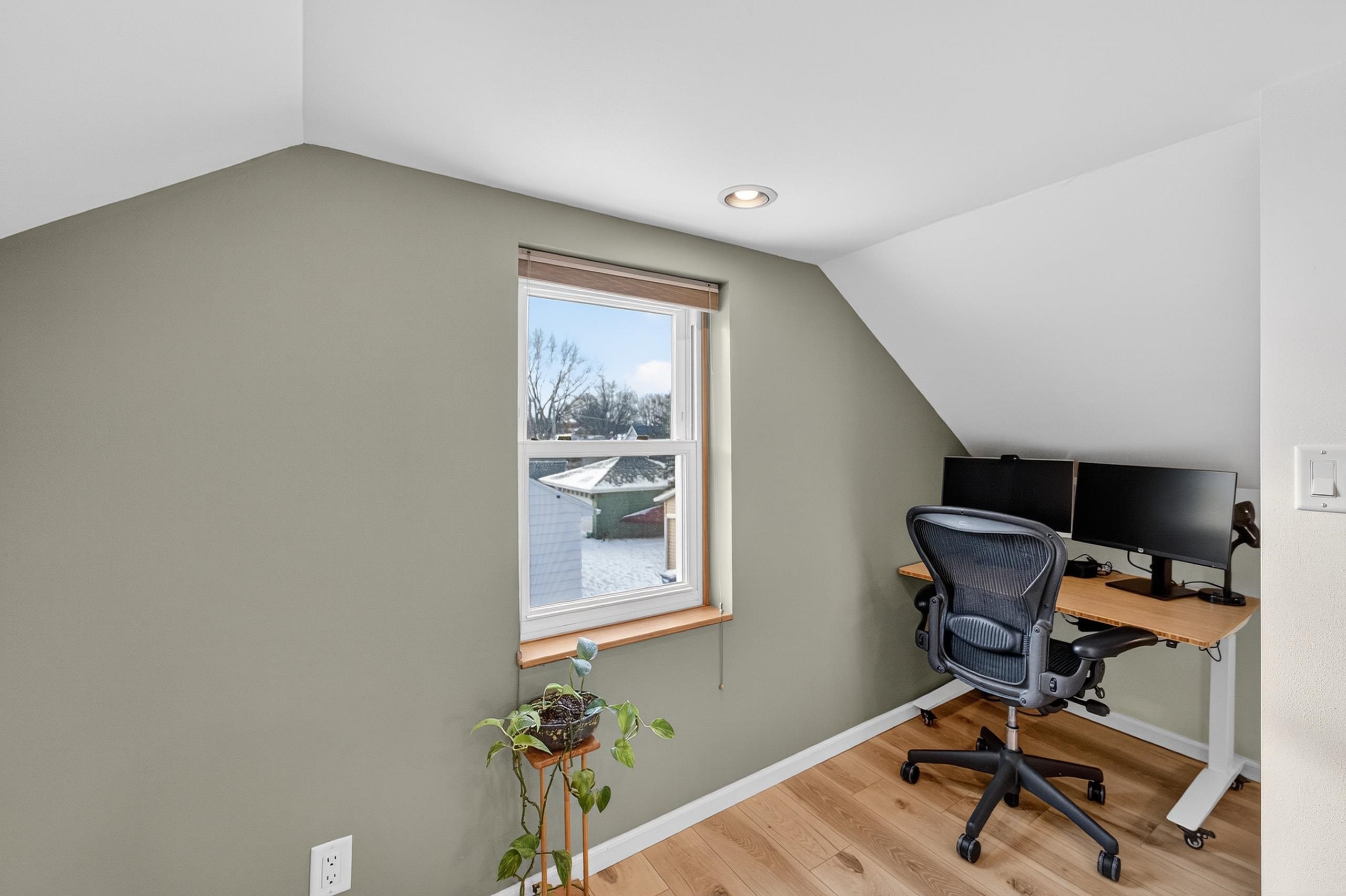 4711 Roigan Terrace